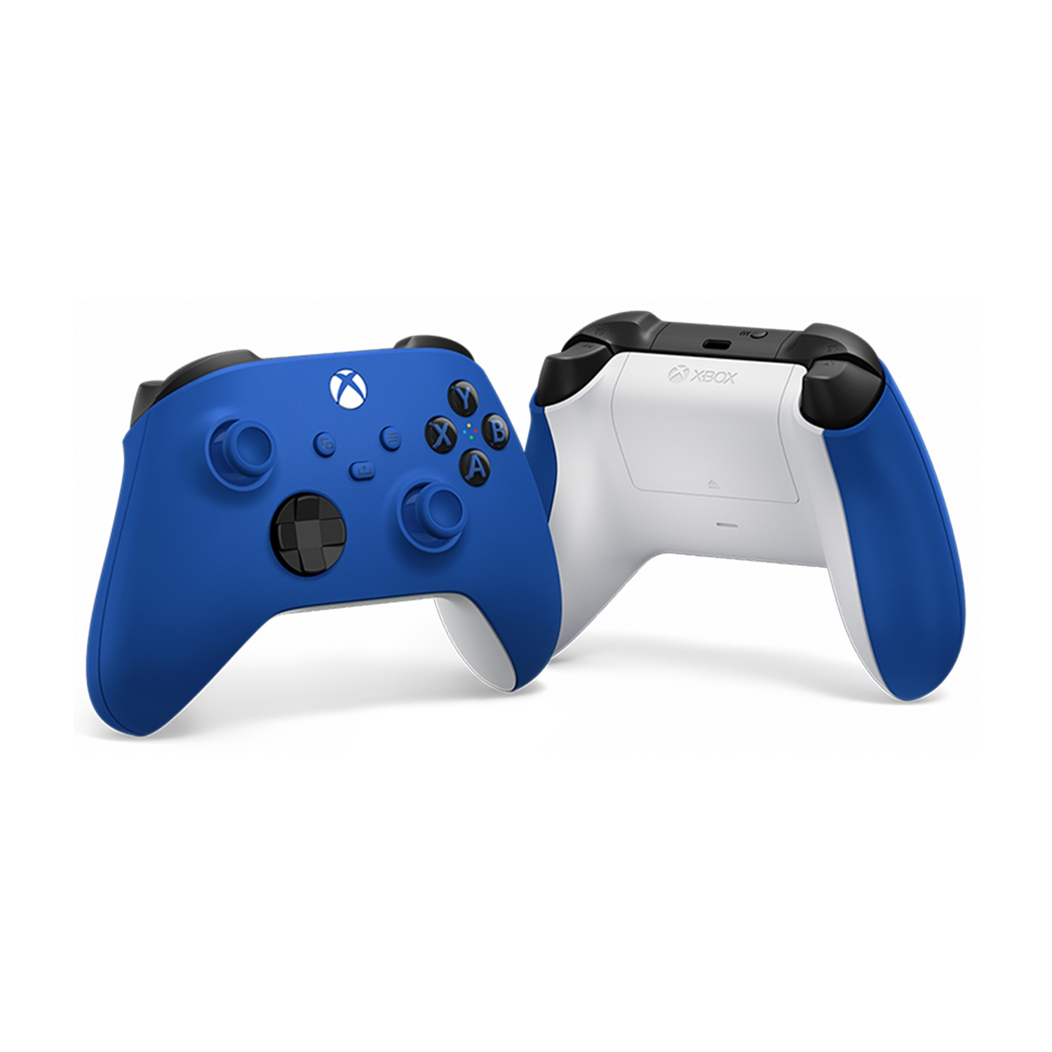 Twee Xbox controllers, één blauw voor met zwarte knoppen, één wit en blauw achter.