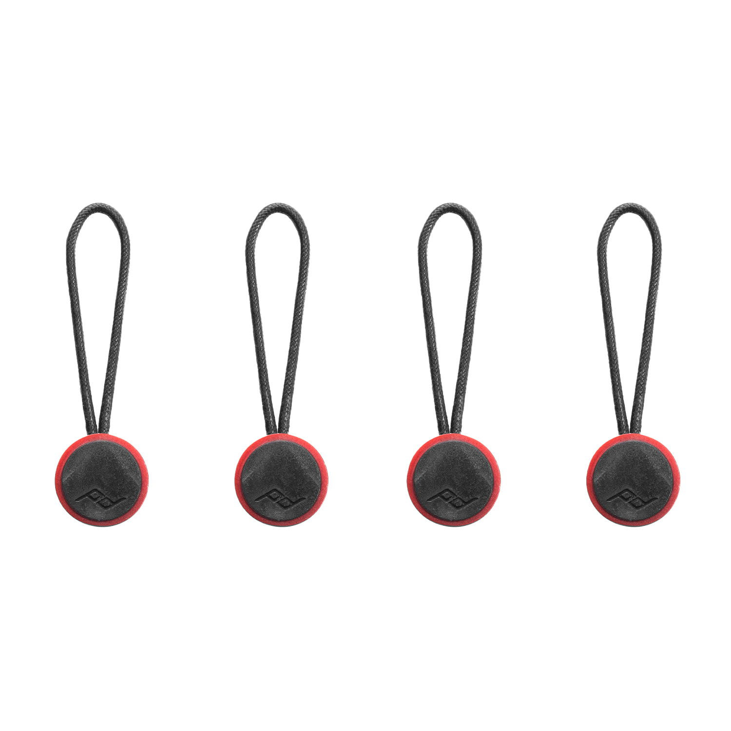 Quatre lanières noires avec anneaux rouges et étiquettes noires.