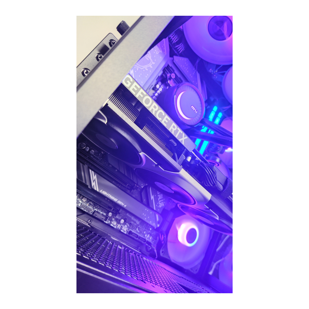 Interno di un PC con illuminazione blu e viola, ventole e scheda grafica.