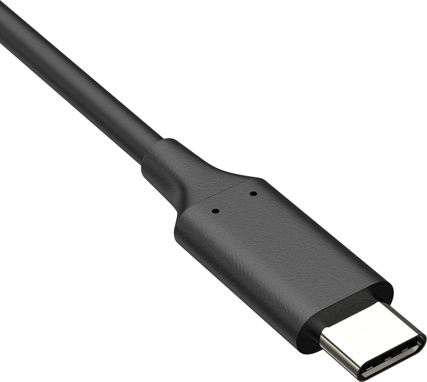 Gümüş renkli konektörlü siyah bir USB-C kablosu, beyaz bir arka plan üzerinde açılı duruyor.