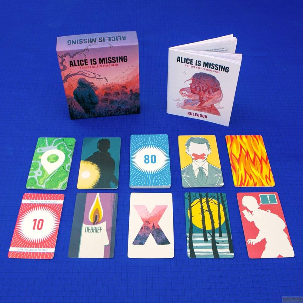 Scatola del gioco Alice is Missing, manuale e carte su sfondo blu.