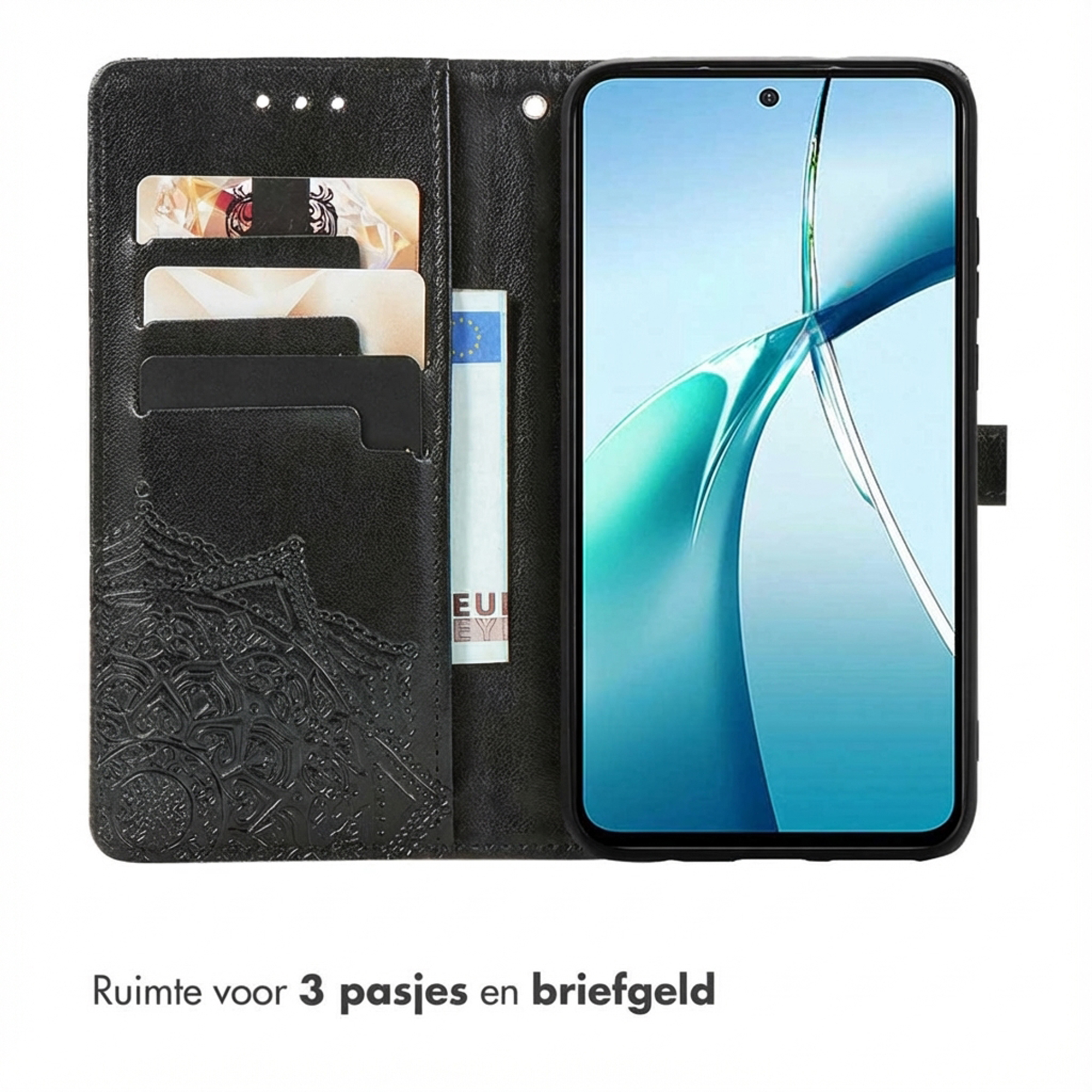 Étui de téléphone noir avec fentes pour cartes et motif en relief. Le téléphone est inséré.