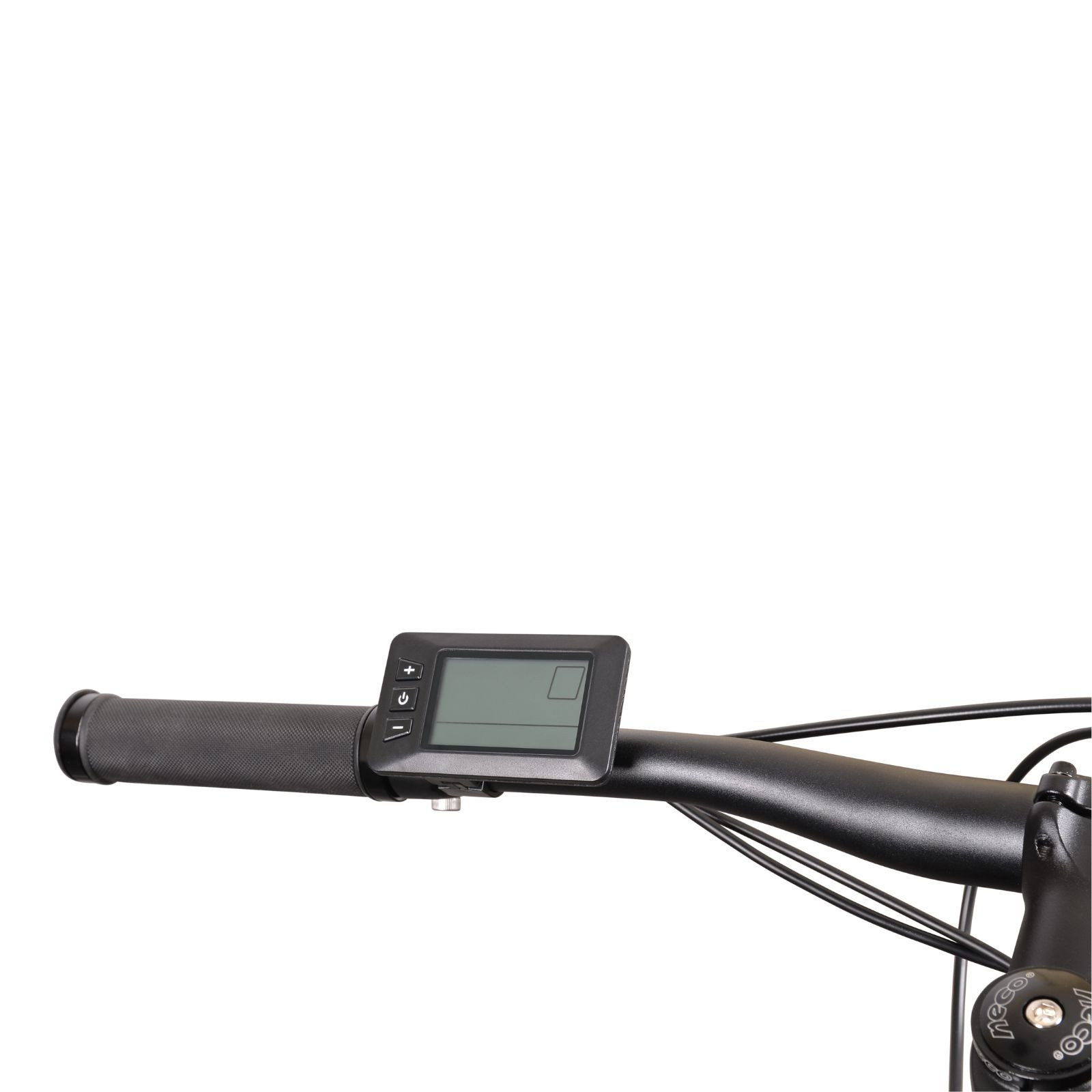 Zbliżenie czarnej kierownicy roweru z cyfrowym wyświetlaczem, teksturowanym uchwytem i widocznymi kablami.