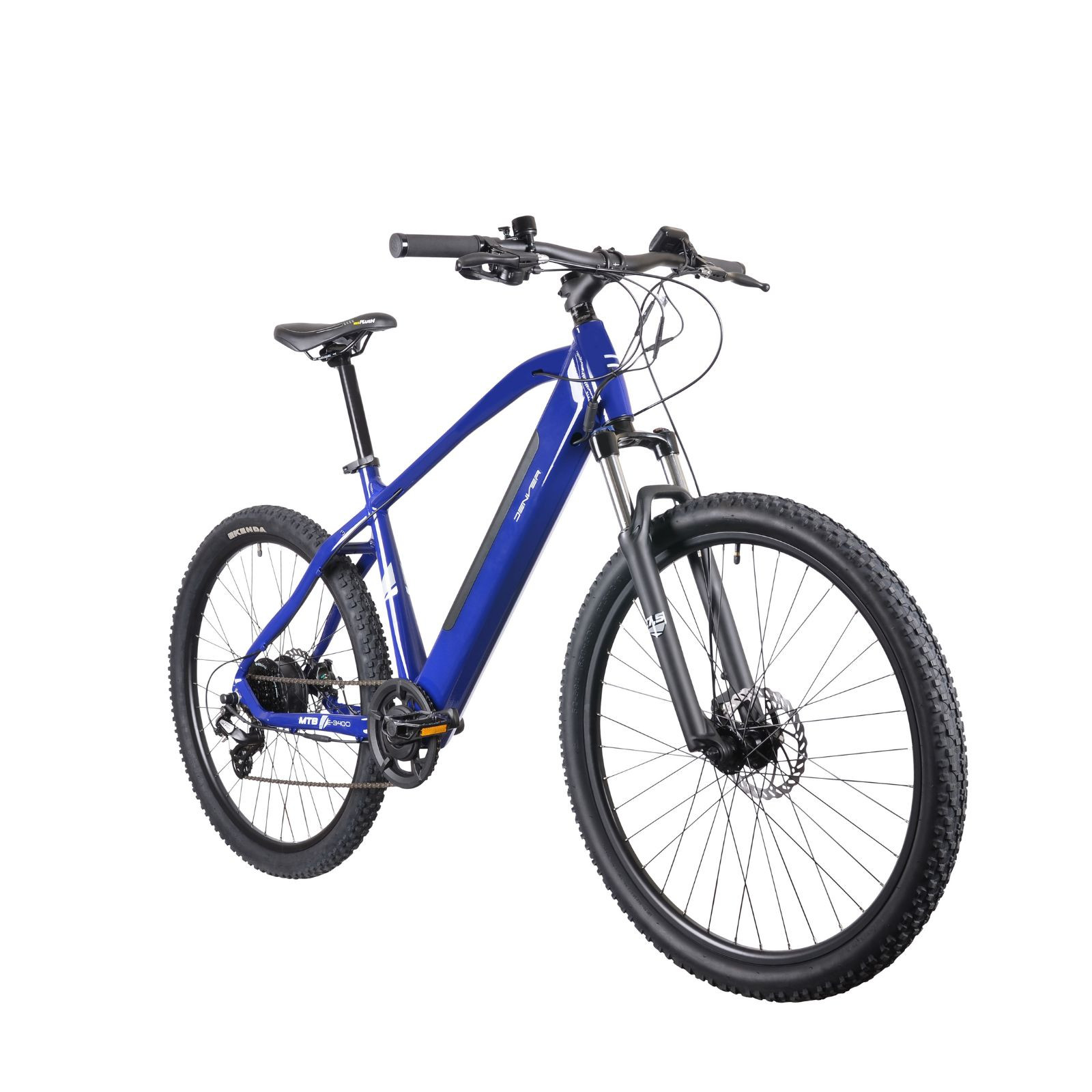 Niebieski rower elektryczny typu mountain bike z czarnymi oponami, widelcem i kierownicą.