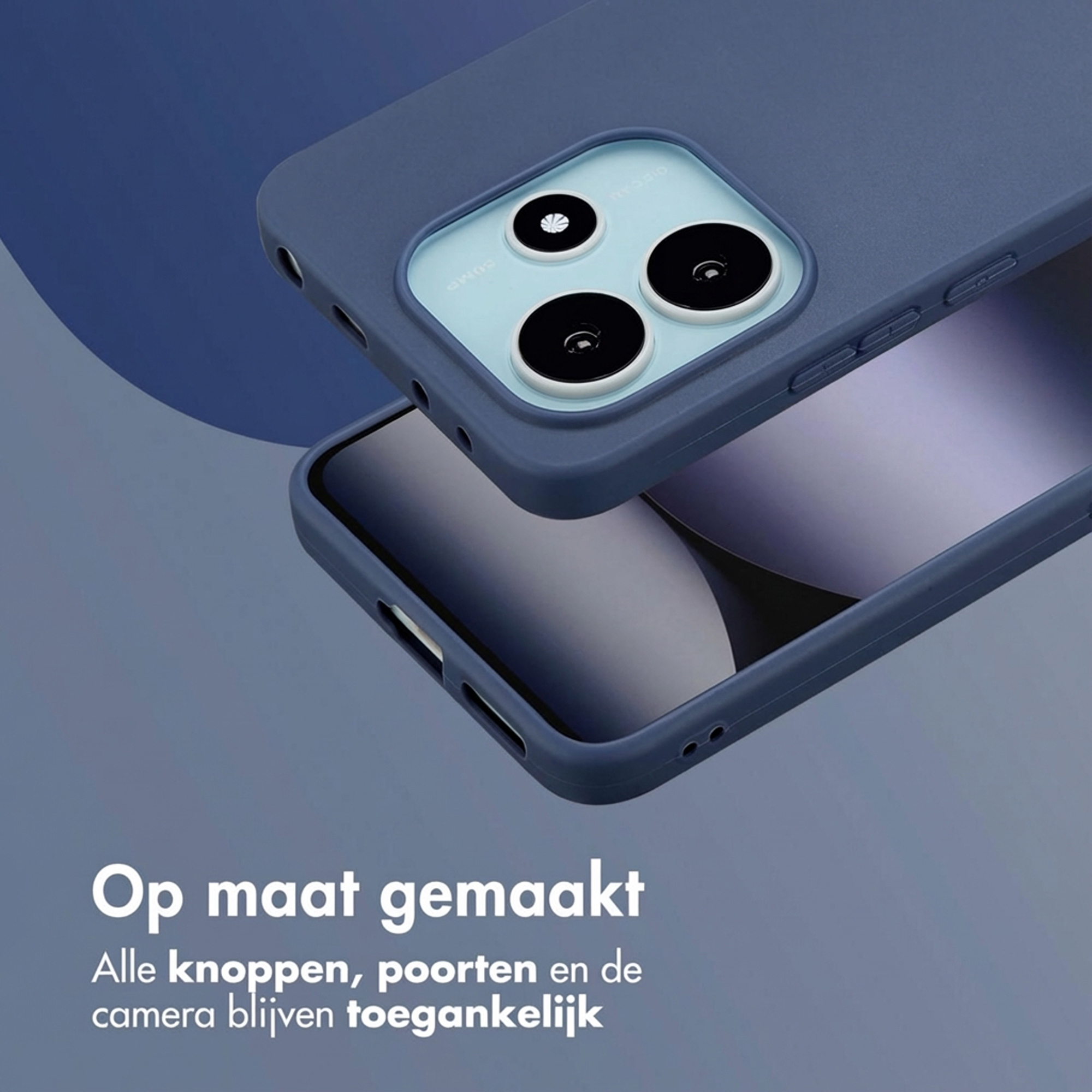 Coque de téléphone bleue avec découpe caméra, posée sur un téléphone.