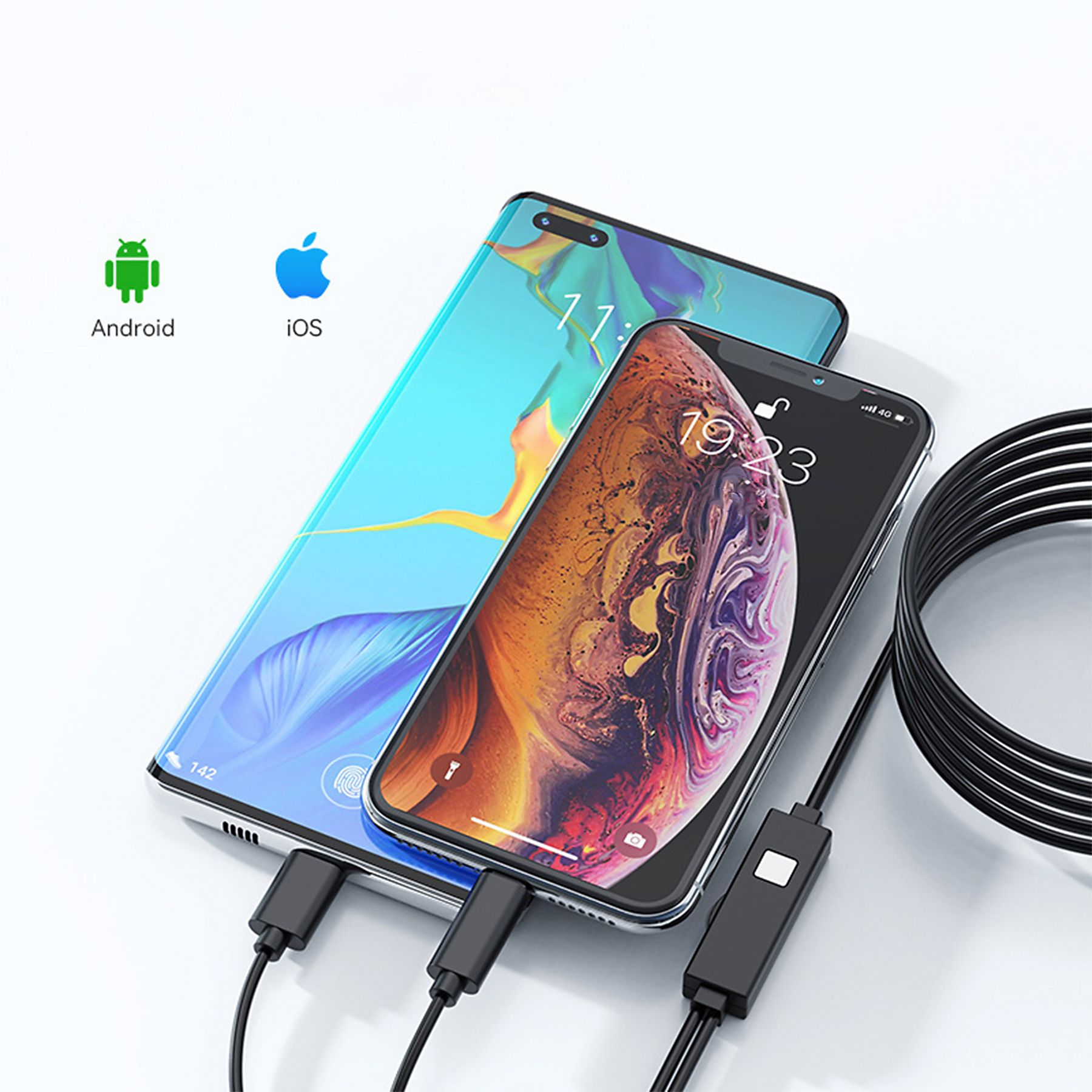 Android und iOS Handys werden mit schwarzen Kabeln geladen.