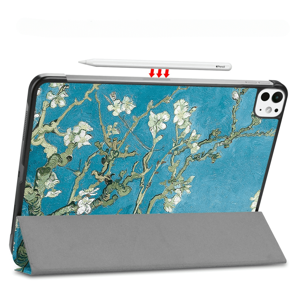 Ein Tablet mit einer Van Gogh 'Mandelblüte'-Hülle, aufrecht auf einem grauen Cover stehend, mit einem weißen Stylus darüber.