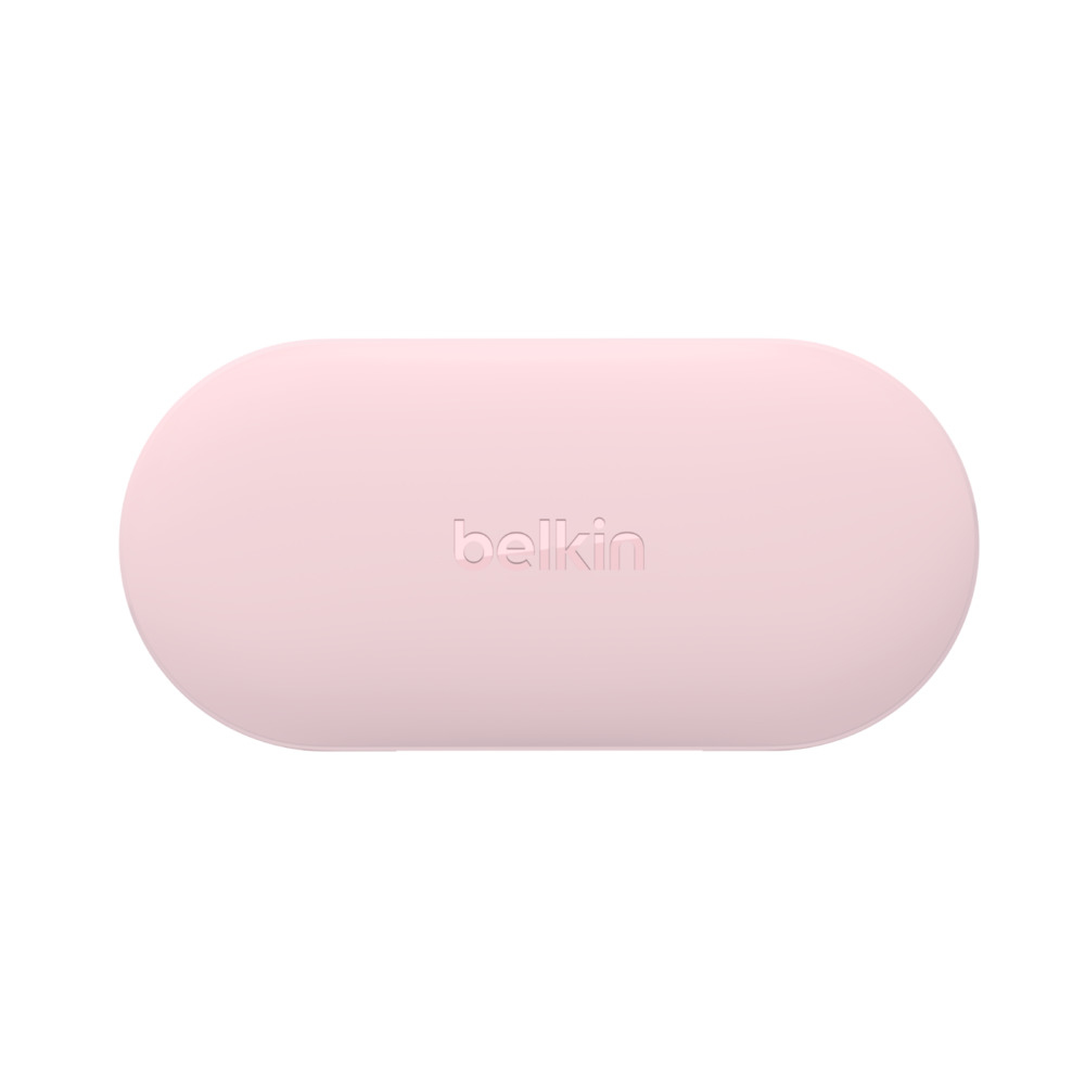 Un estuche Belkin rosa pálido con esquinas redondeadas y el nombre de la marca.