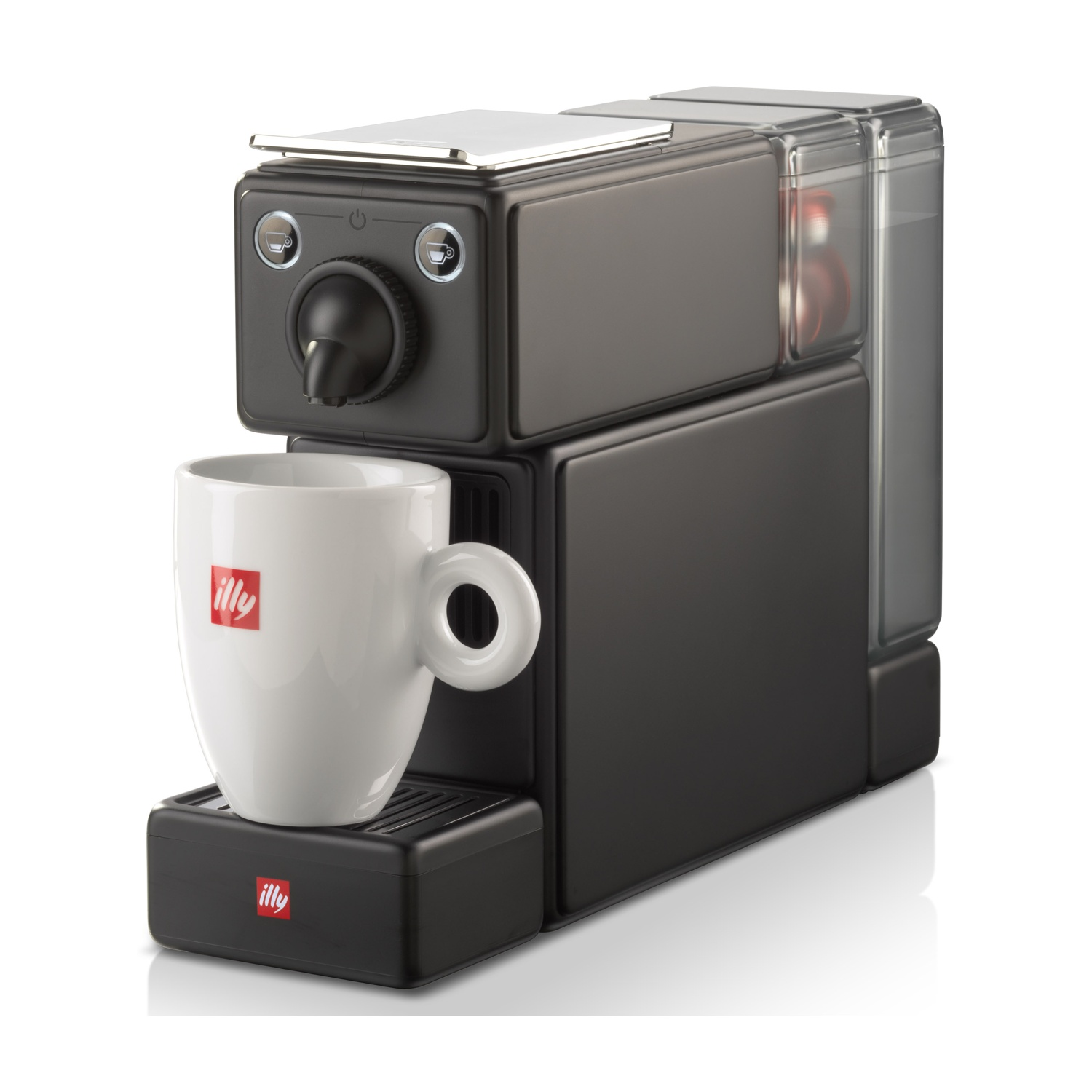 Eine schwarze Kaffeemaschine mit einer weißen Tasse, die auf der Abtropffläche steht.