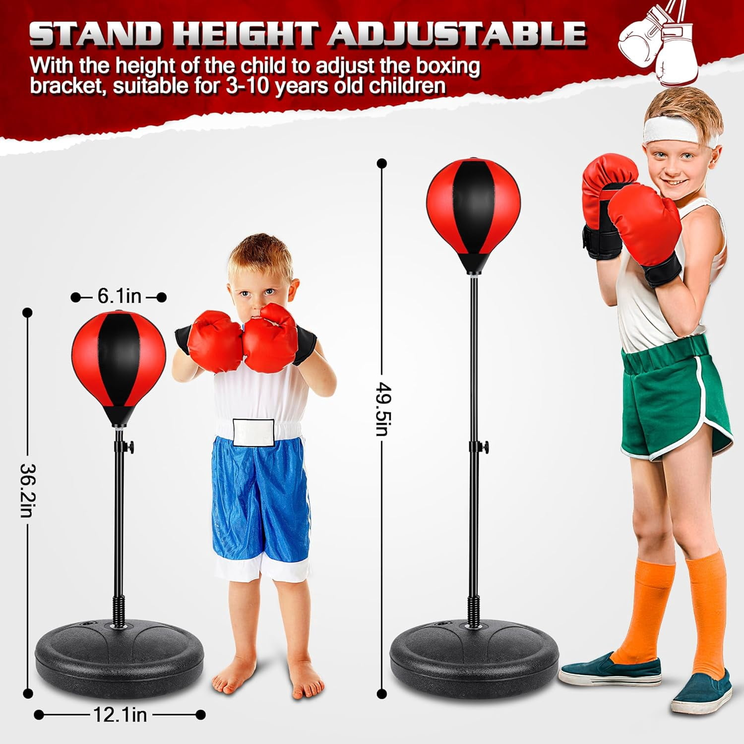 Zwei Kinder mit Boxhandschuhen neben höhenverstellbaren Boxständern.