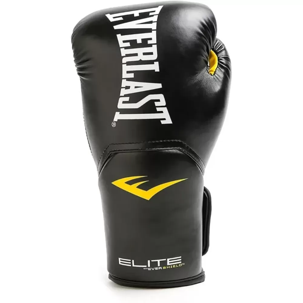 Ein schwarzer Boxhandschuh mit gelben und weißen Akzenten auf weißem Hintergrund.