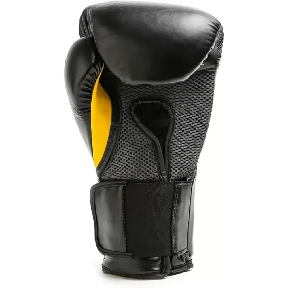 Schwarzer Boxhandschuh mit gelben Akzenten und Netzgewebe.