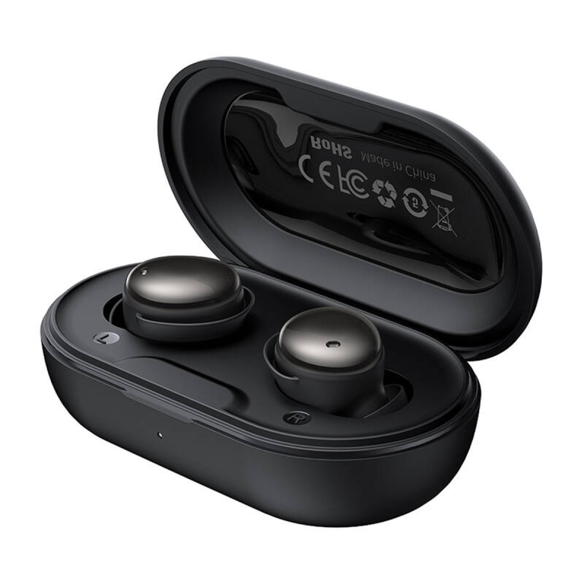 Una custodia di ricarica nera aperta con due auricolari wireless neri all'interno, su sfondo bianco.