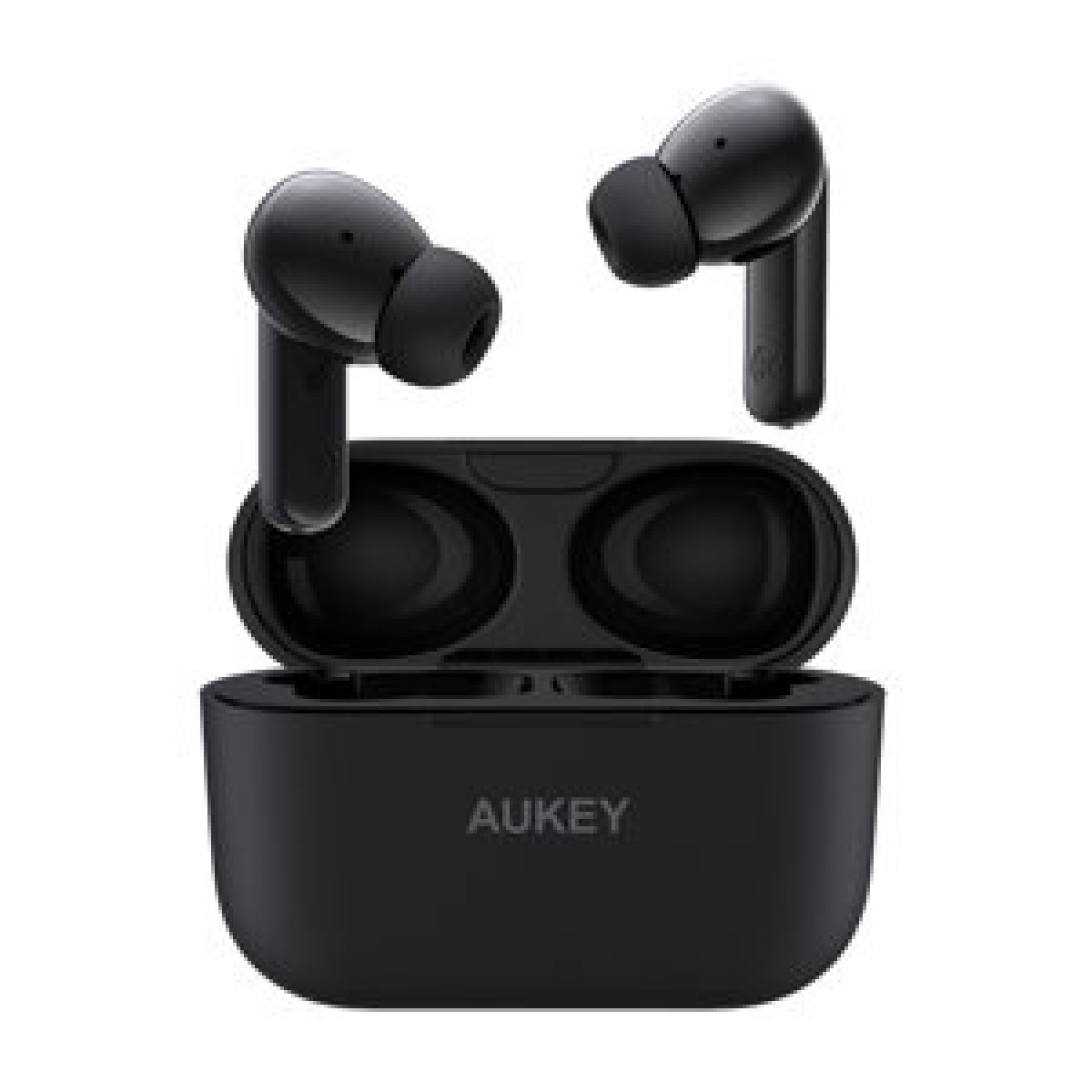Schwarze AUKEY Ohrhörer mit Ladecase, zwei Ohrhörer sind sichtbar.