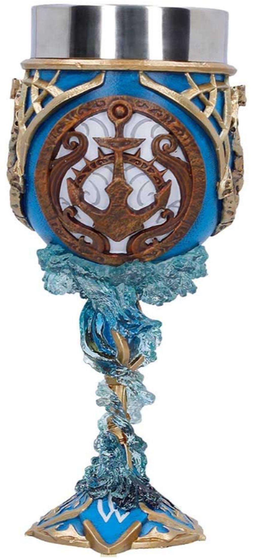Ein blauer Kelch mit goldenen Verzierungen und einem Anker-Symbol.