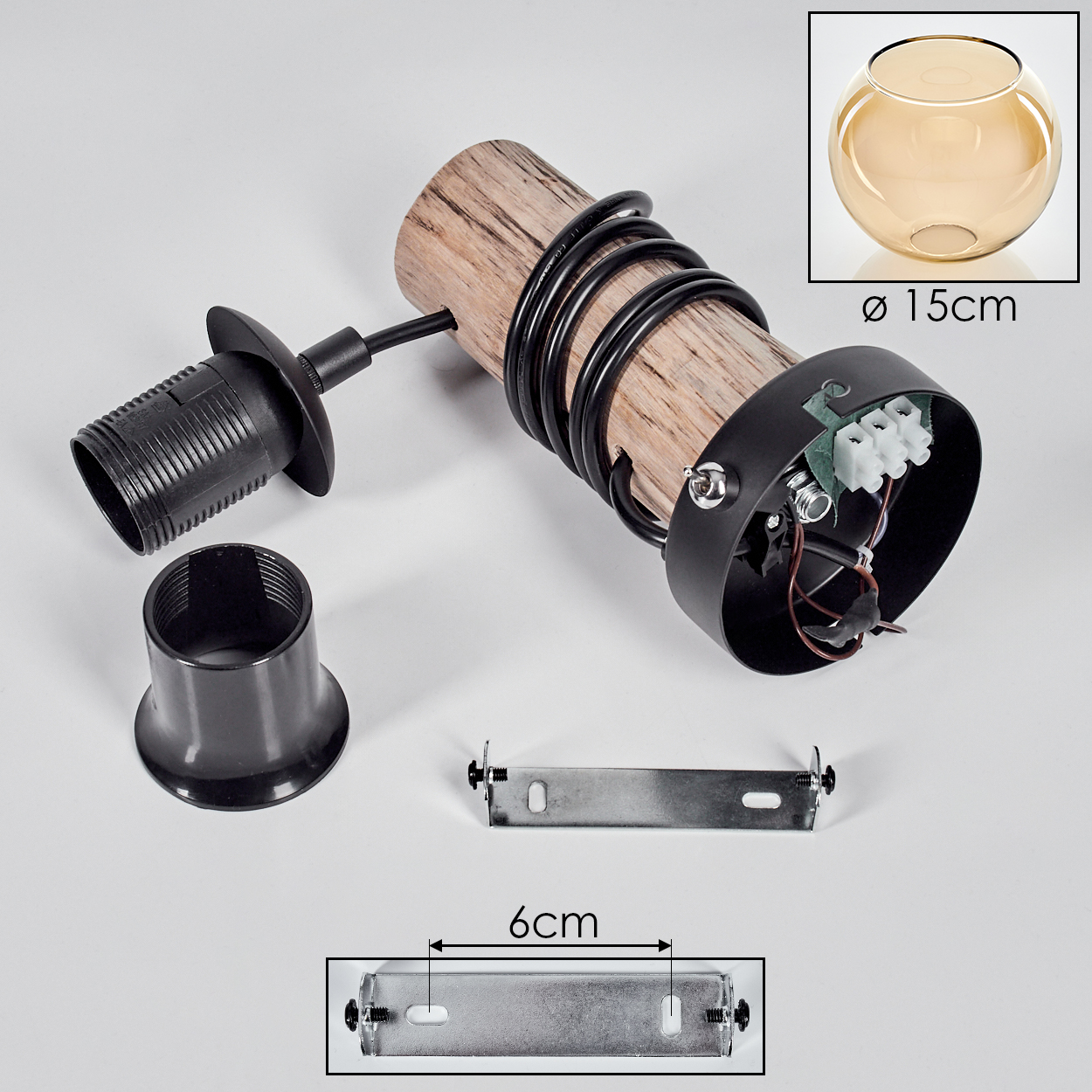 Teile einer Lampe: Holzsockel, Kabel, Fassung, Halterung und Glas.