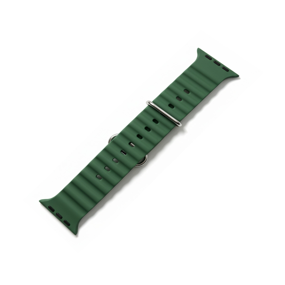 Grünes, geripptes Armband mit silbernen Schnallen auf weißem Hintergrund.