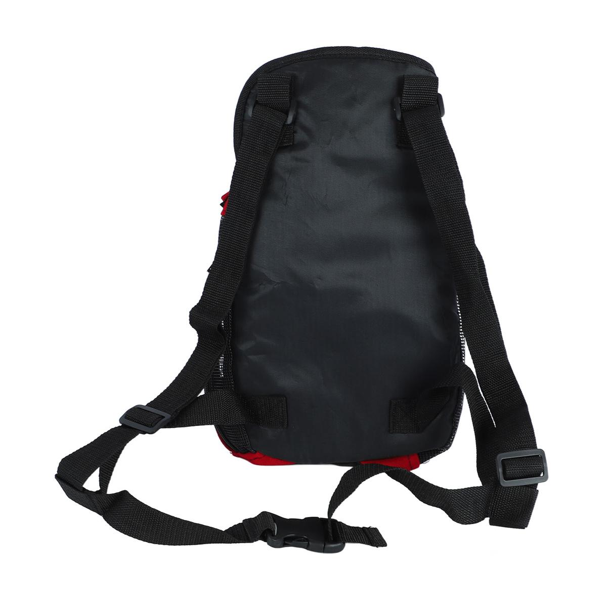 Rückseite eines schwarzen Rucksacks mit roten Akzenten und schwarzen Gurten.