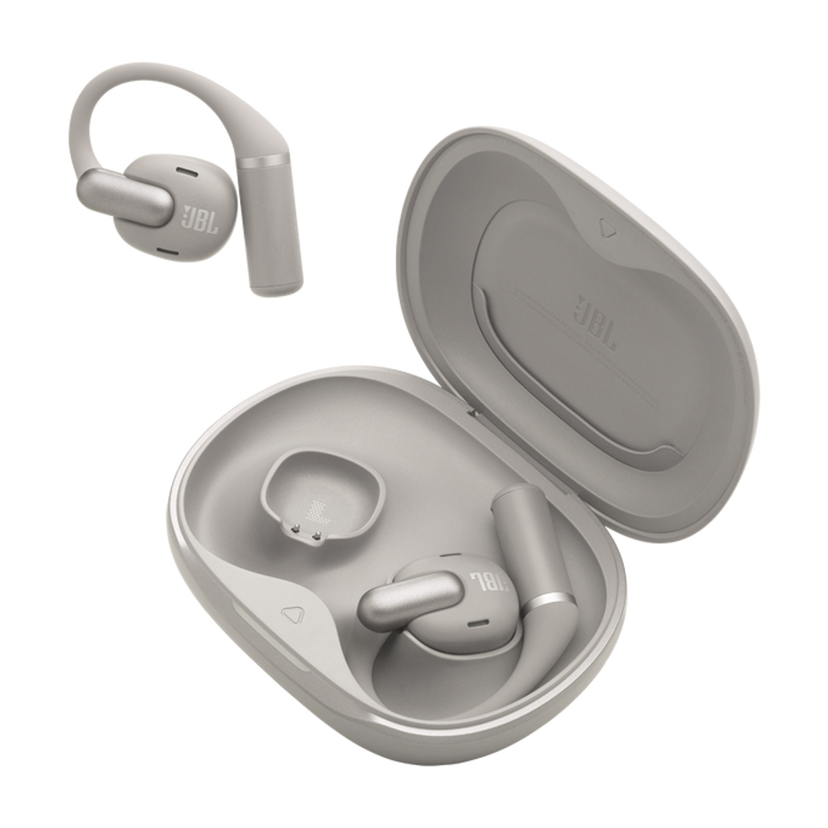 Un auricolare grigio e la sua custodia di ricarica. Uno è nella custodia, l'altro accanto.