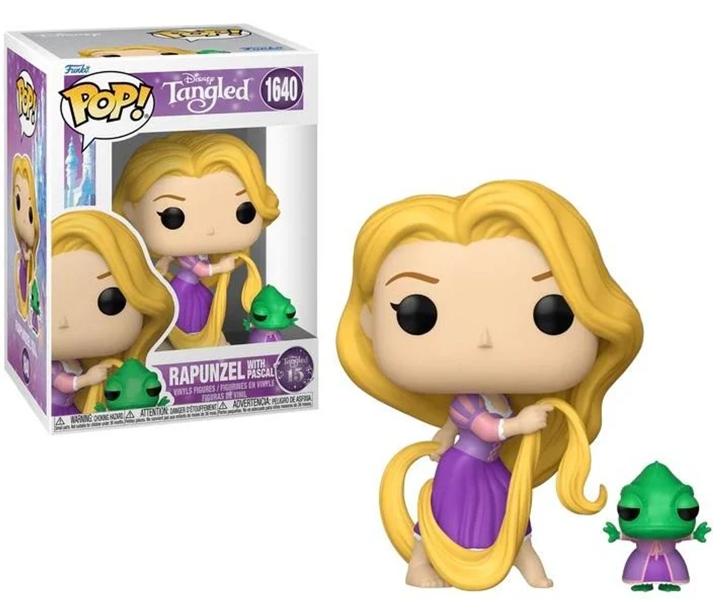 Una figura Funko Pop de Rapunzel y Pascal de Enredados. Tiene pelo largo.