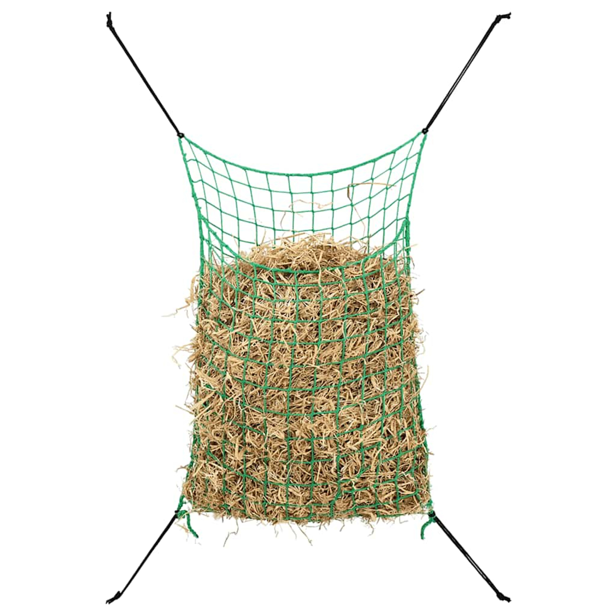 Una rete verde piena di fieno appesa a quattro corde nere.