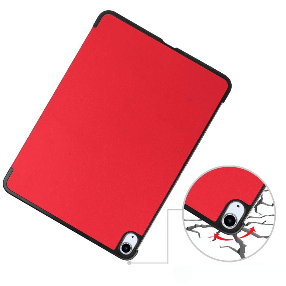Étui rouge pour tablette avec bordure noire, gros plan montre les découpes caméra.
