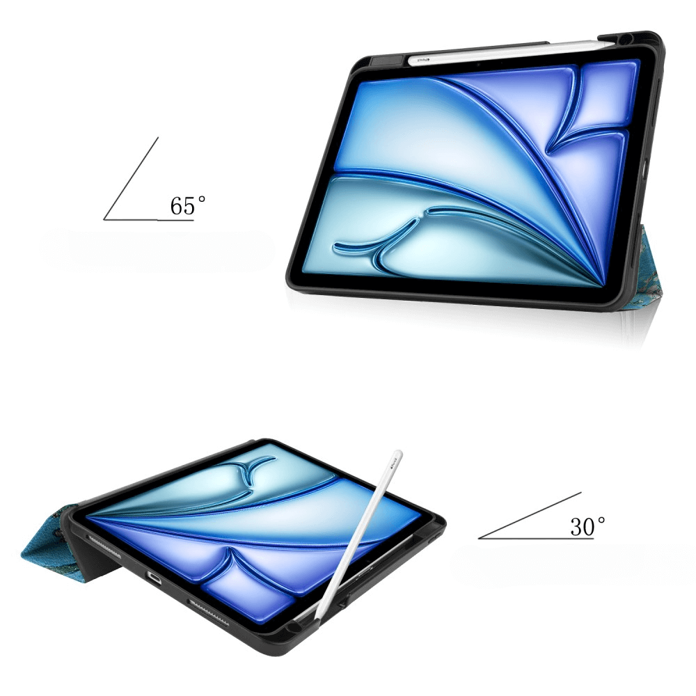 Une tablette dans un étui noir, avec un stylet, à 65 et 30 degrés.