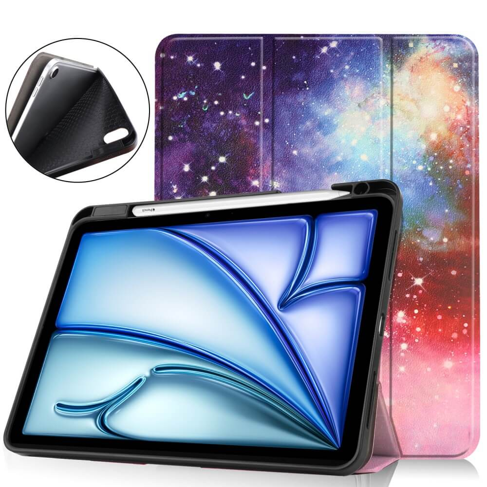 Une tablette avec étui ciel étoilé et stylet est présentée.