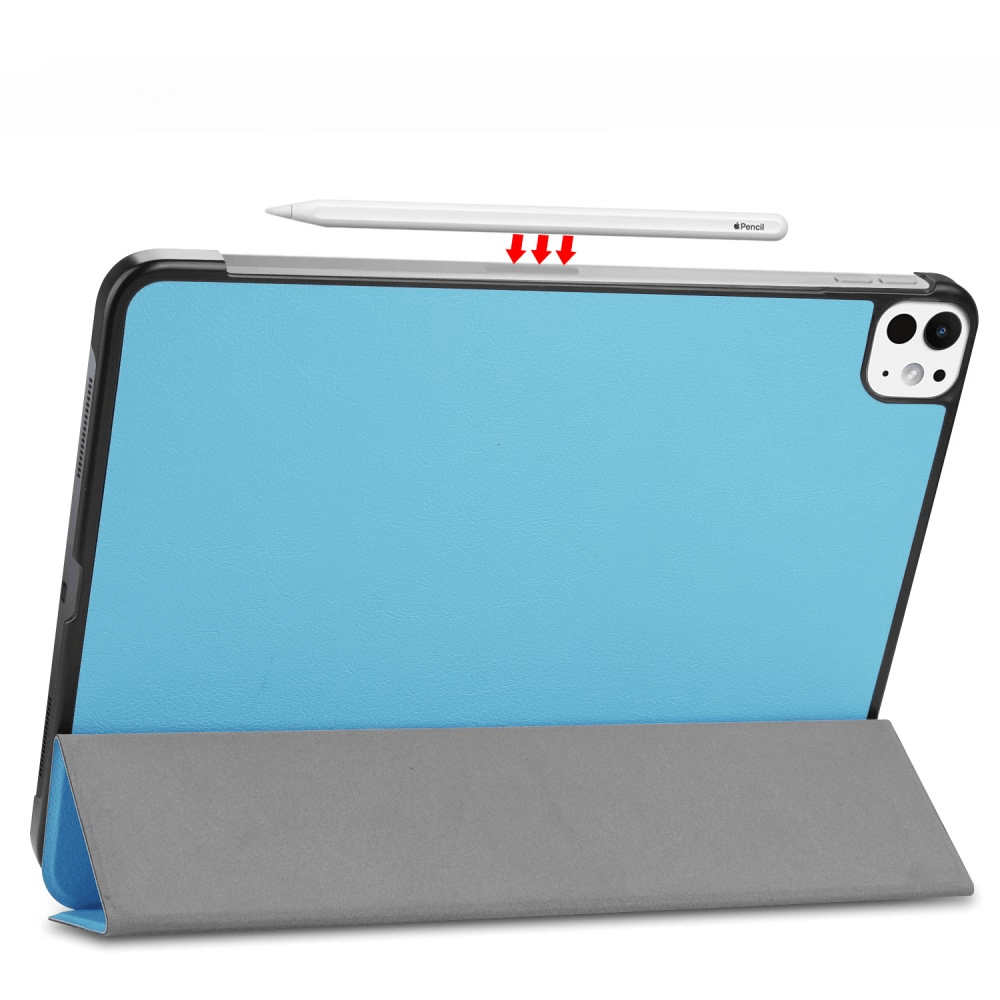 Un iPad avec une couverture bleue et un support pour stylet, debout sur un support gris.