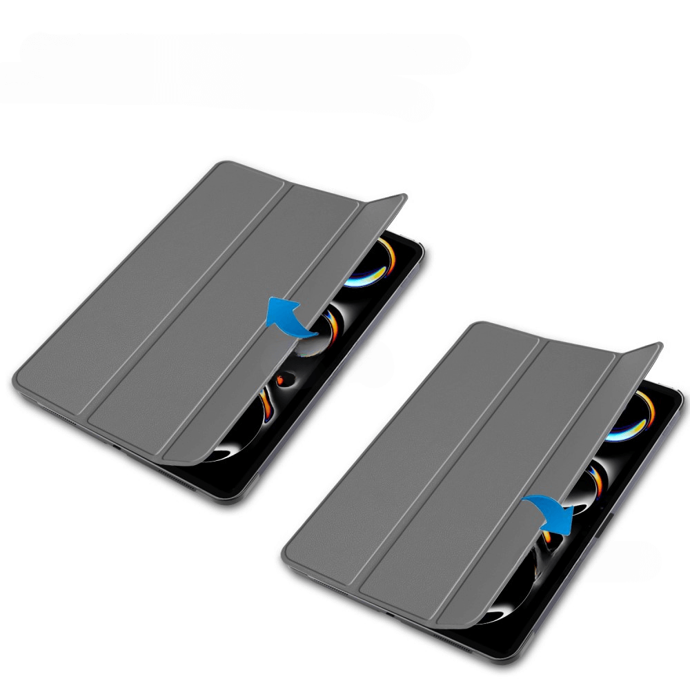Deux étuis gris pour tablette avec rabat et flèches bleues sur fond blanc.