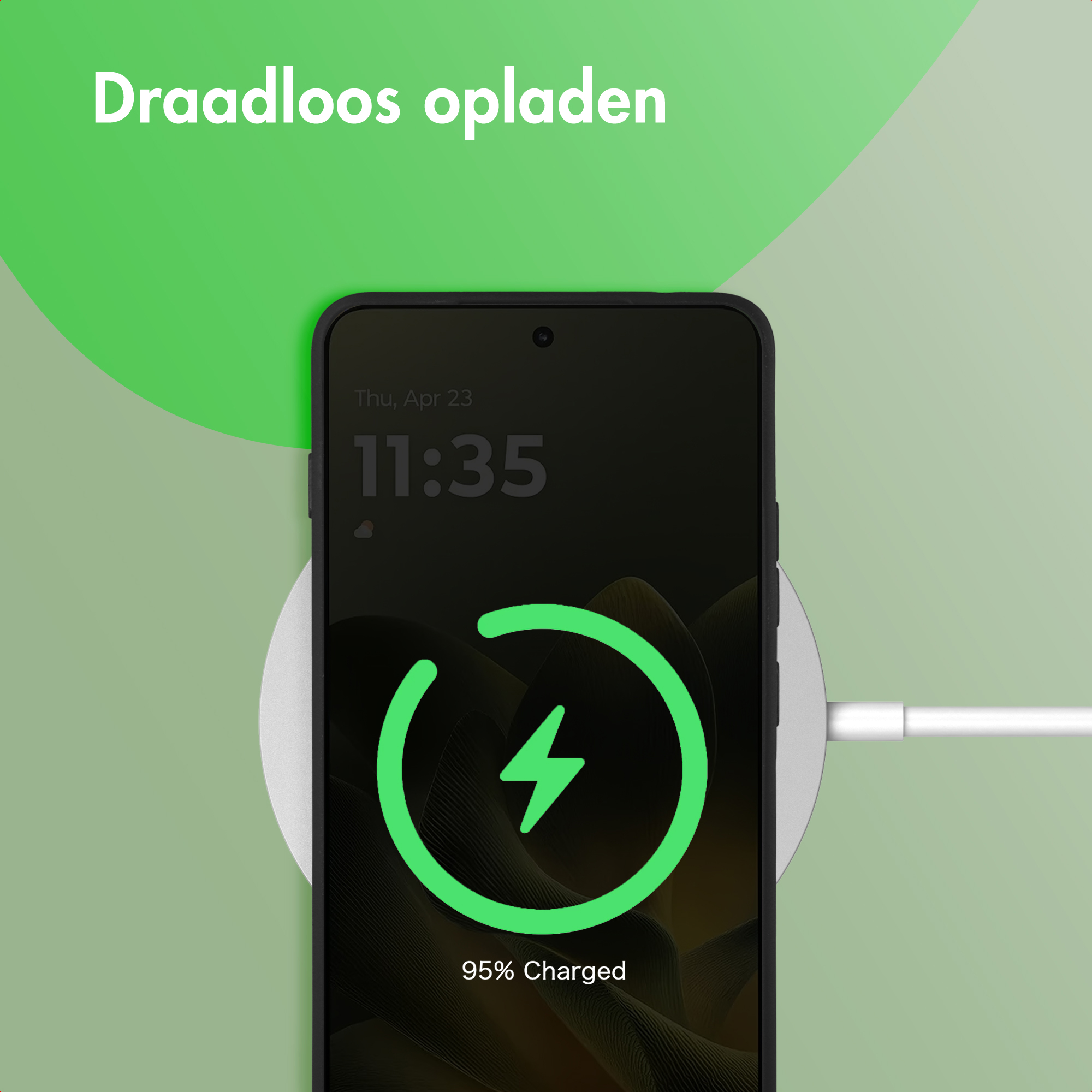 Een smartphone wordt draadloos opgeladen, toont 95% batterij en 11:35 uur.