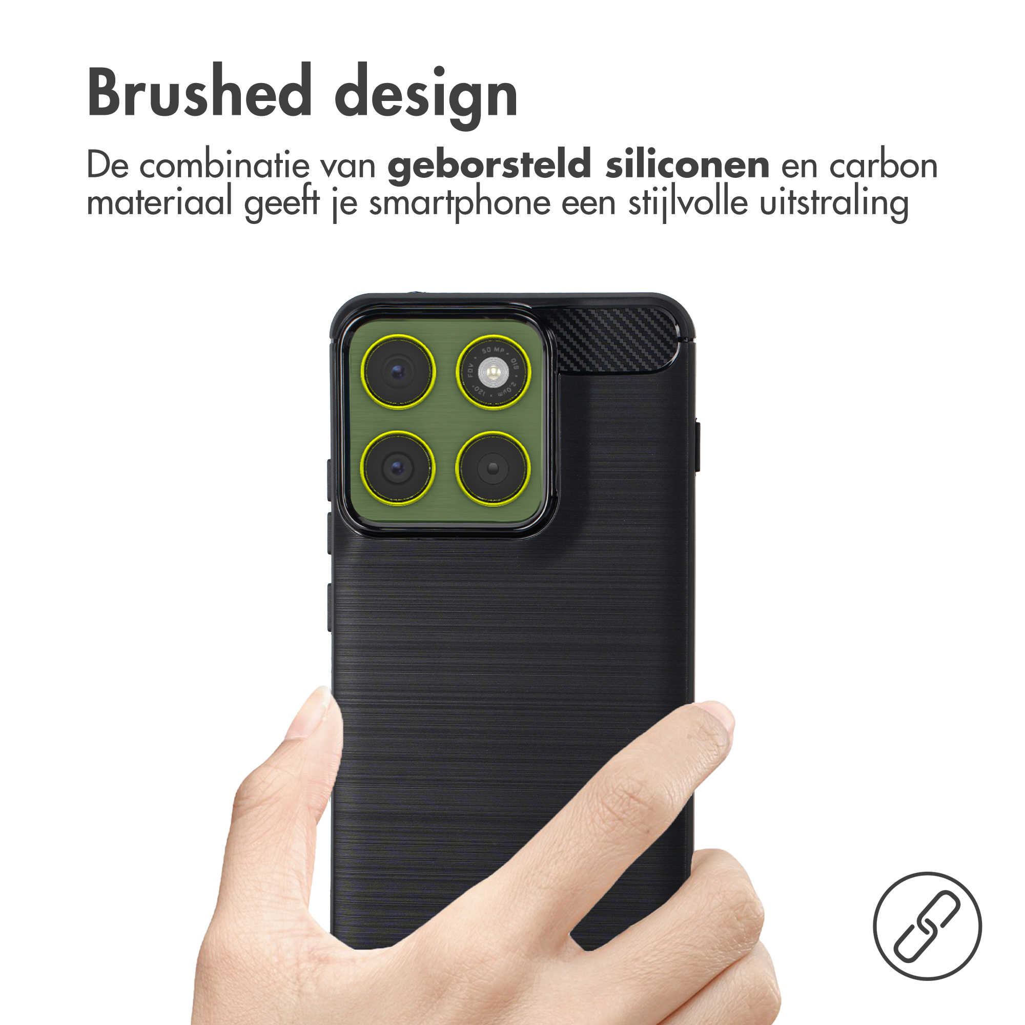 Eine Hand hält ein schwarzes Handy mit vier Kameras und gebürstetem Design.