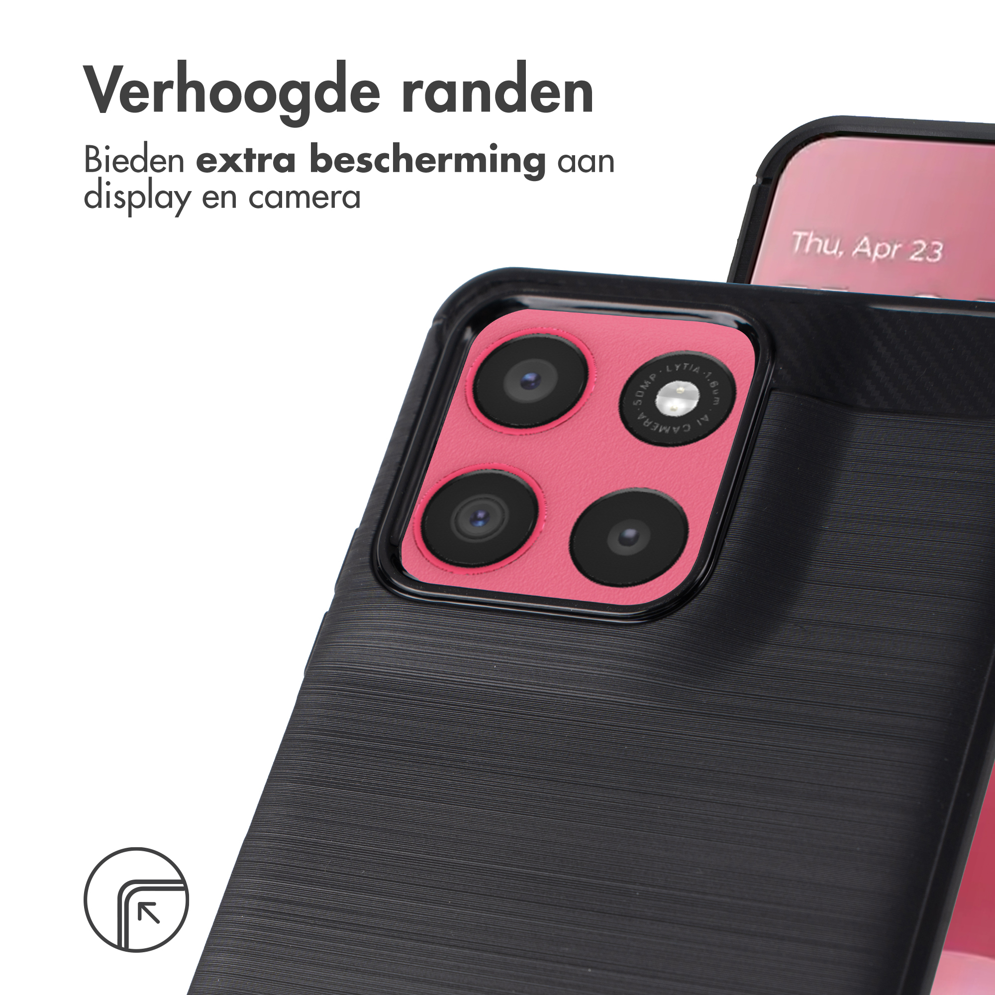 Coque de téléphone noire avec quatre caméras et un accent rose.