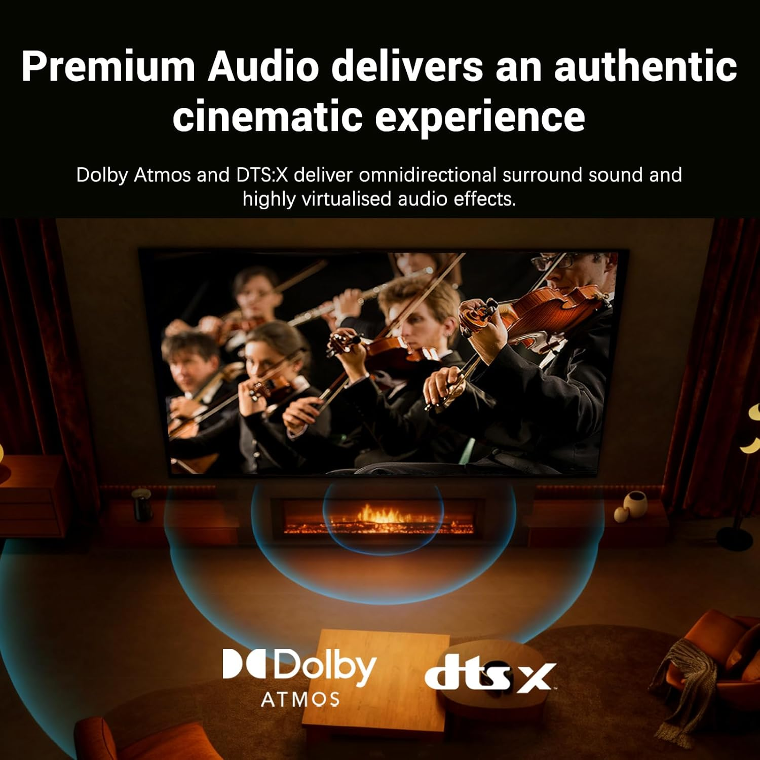 Orchester spielt Geigen vor einem Kamin, mit Dolby Atmos und DTS:X Logos.