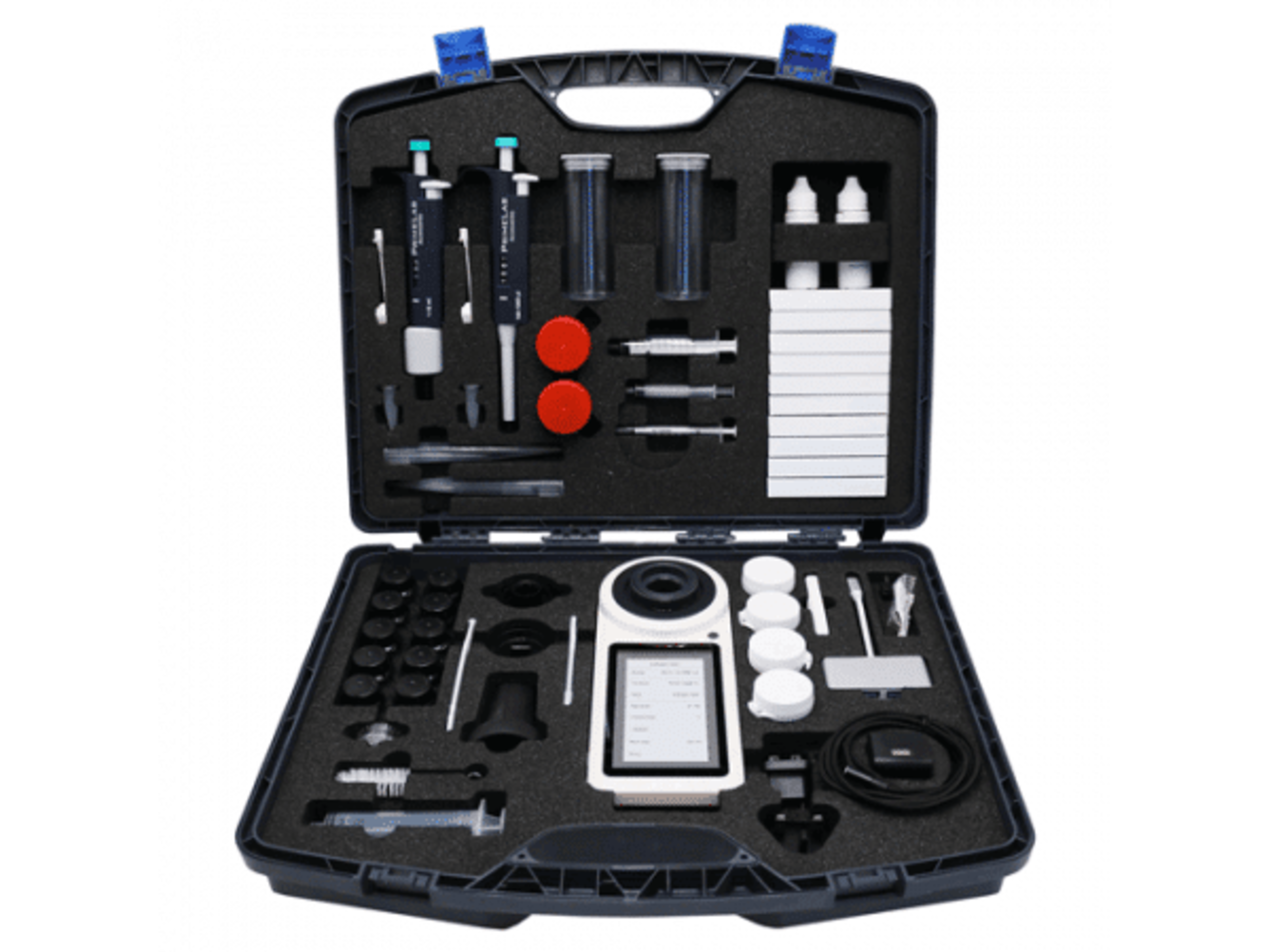 Un maletín azul abierto con equipo de laboratorio, pipetas, tubos y un medidor.
