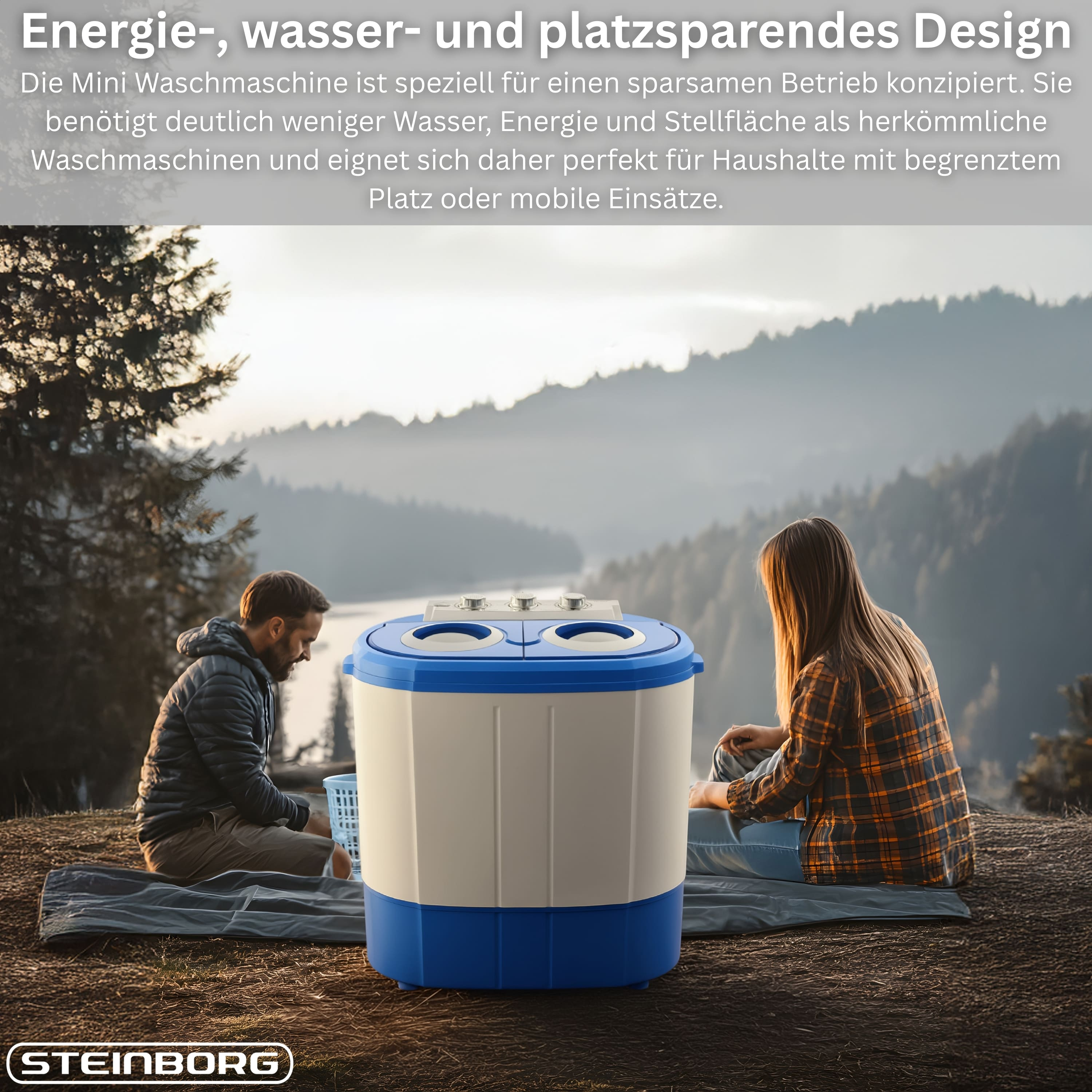 Mini Waschmaschine mit blauem Deckel, draußen bei zwei Personen.