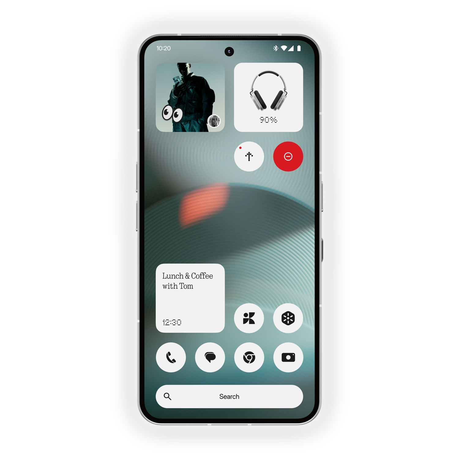 Smartfon wyświetla ekran główny z widżetami kontaktów, słuchawek i spotkań.