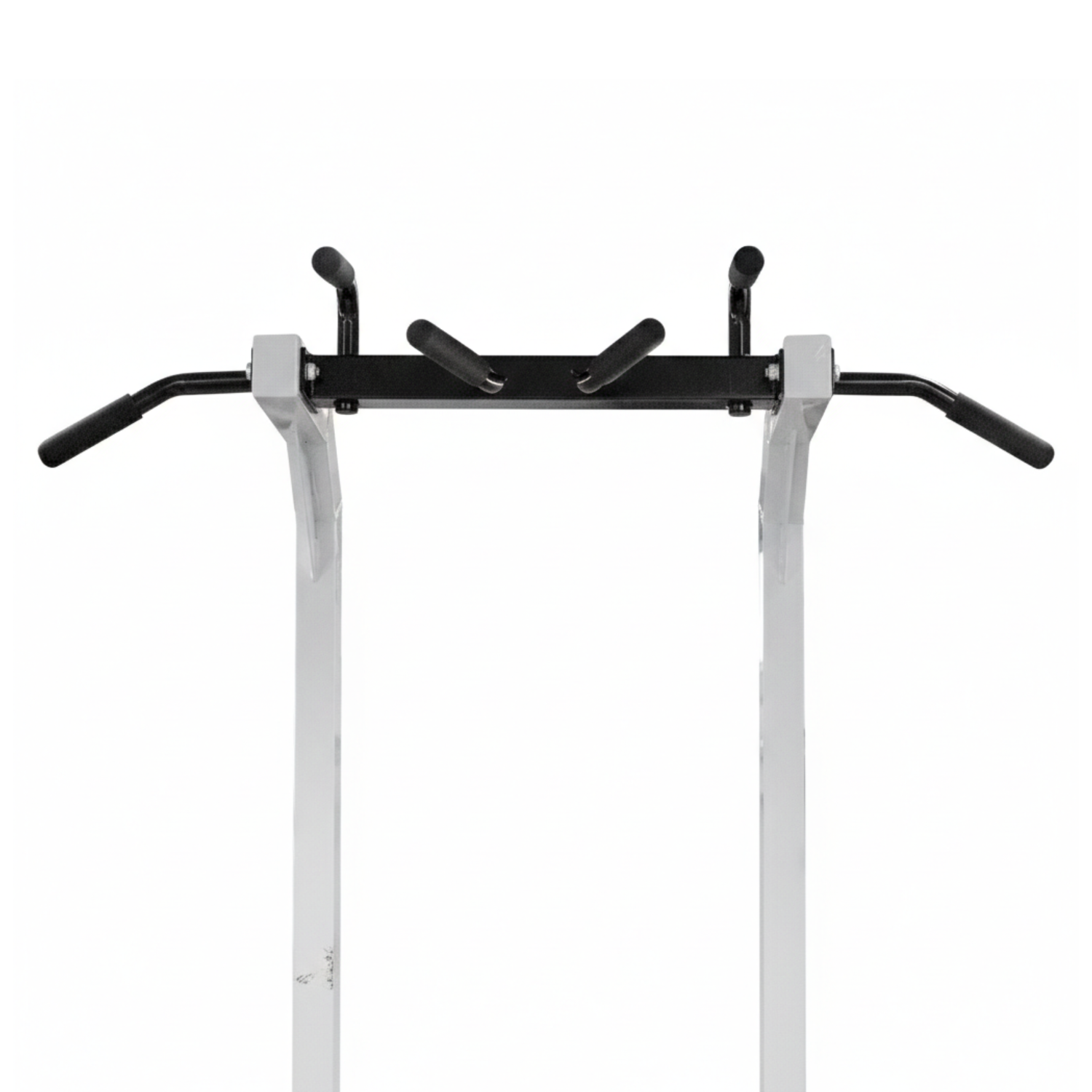 Een witte power tower met zwarte handgrepen voor pull-ups en dips.