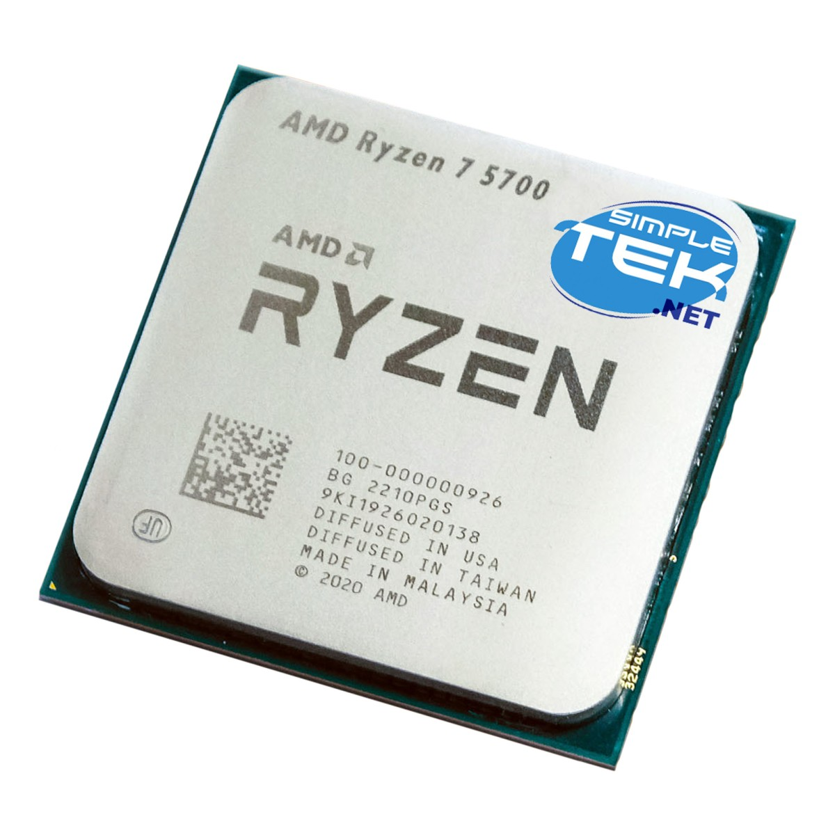 Procesor AMD Ryzen 7 5700 na białym tle.