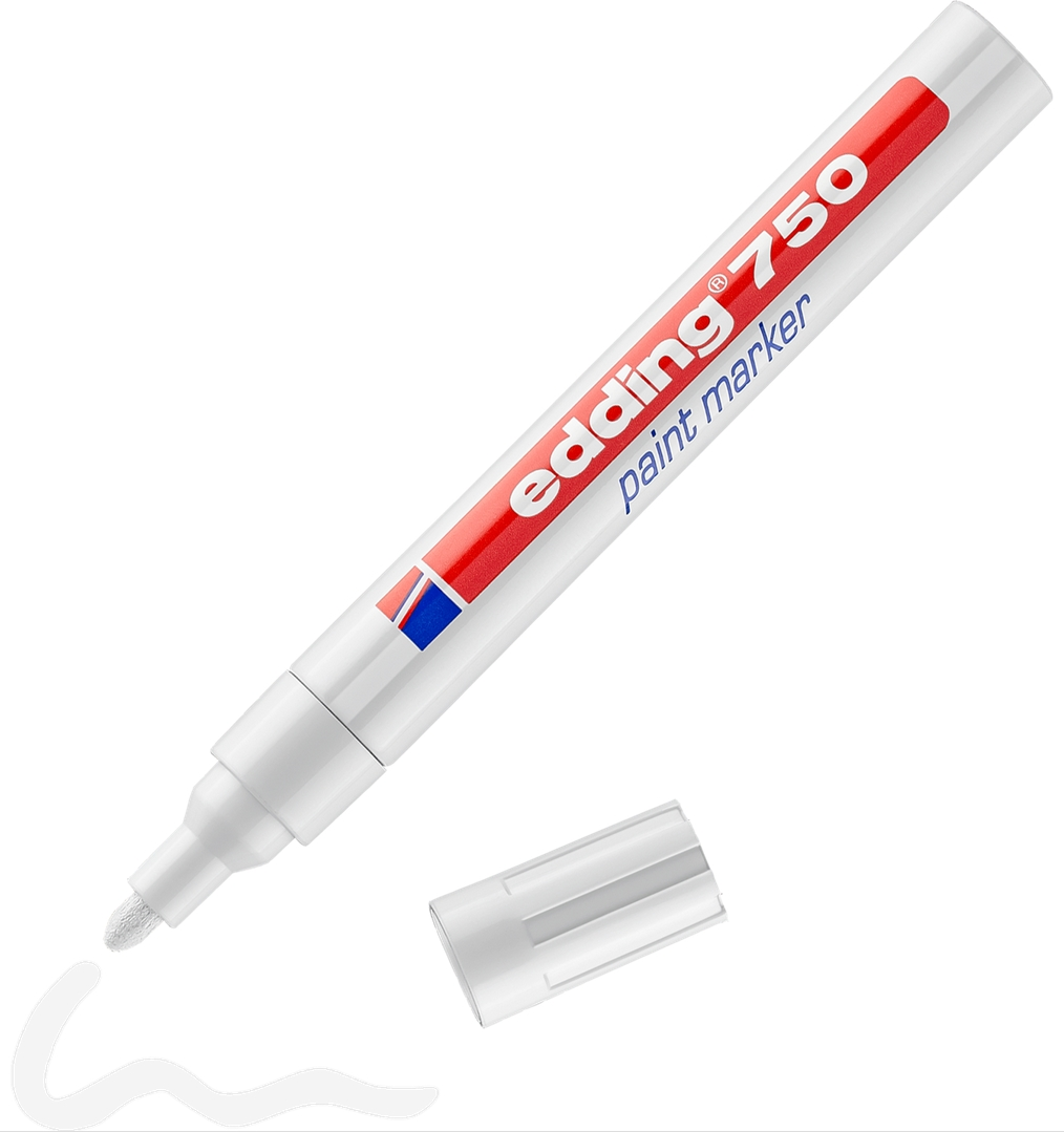 Ein weißer Edding 750 Lackmarker mit rotem Streifen und Kappe daneben.