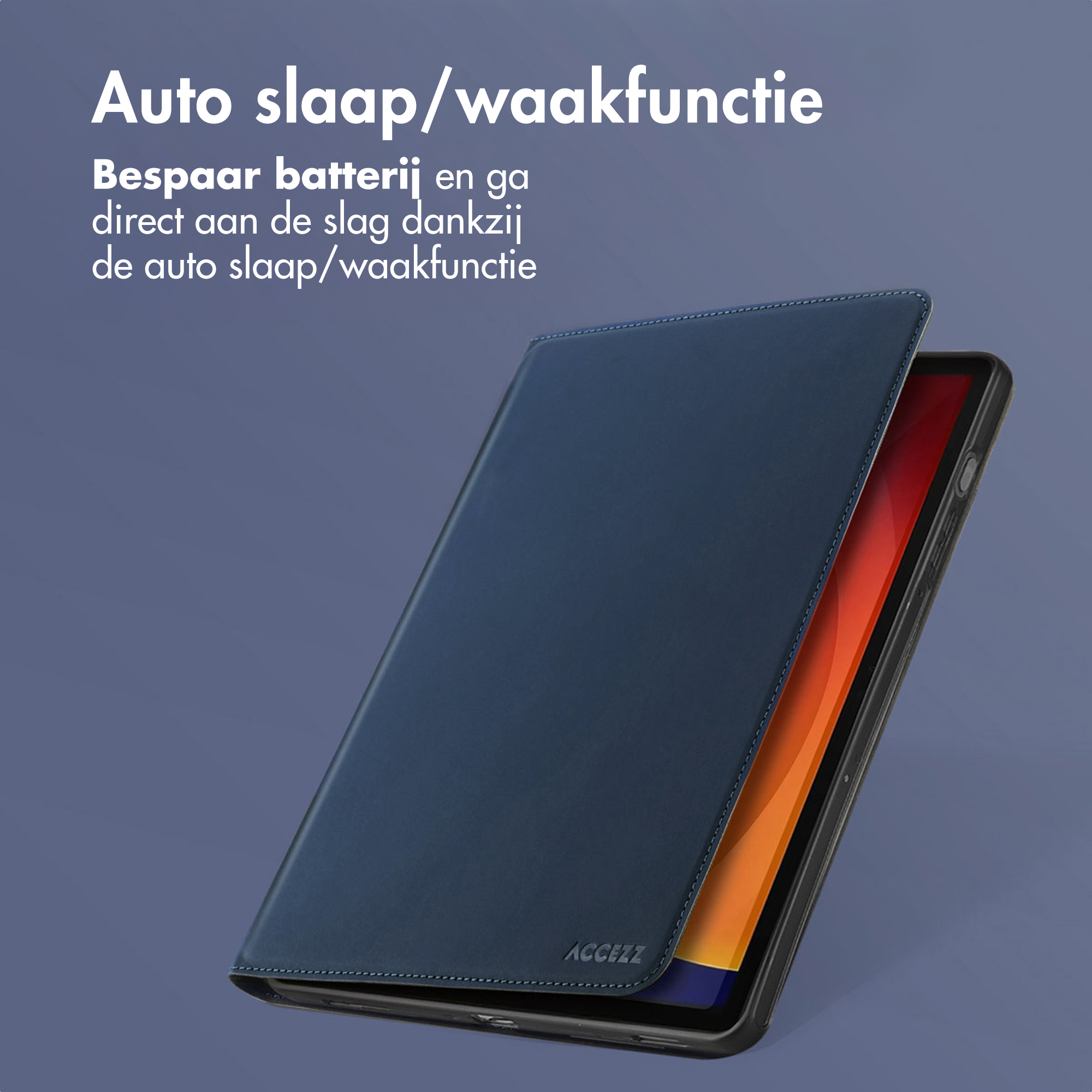 Tablette bleu foncé avec étui qui se ferme et s'ouvre automatiquement.