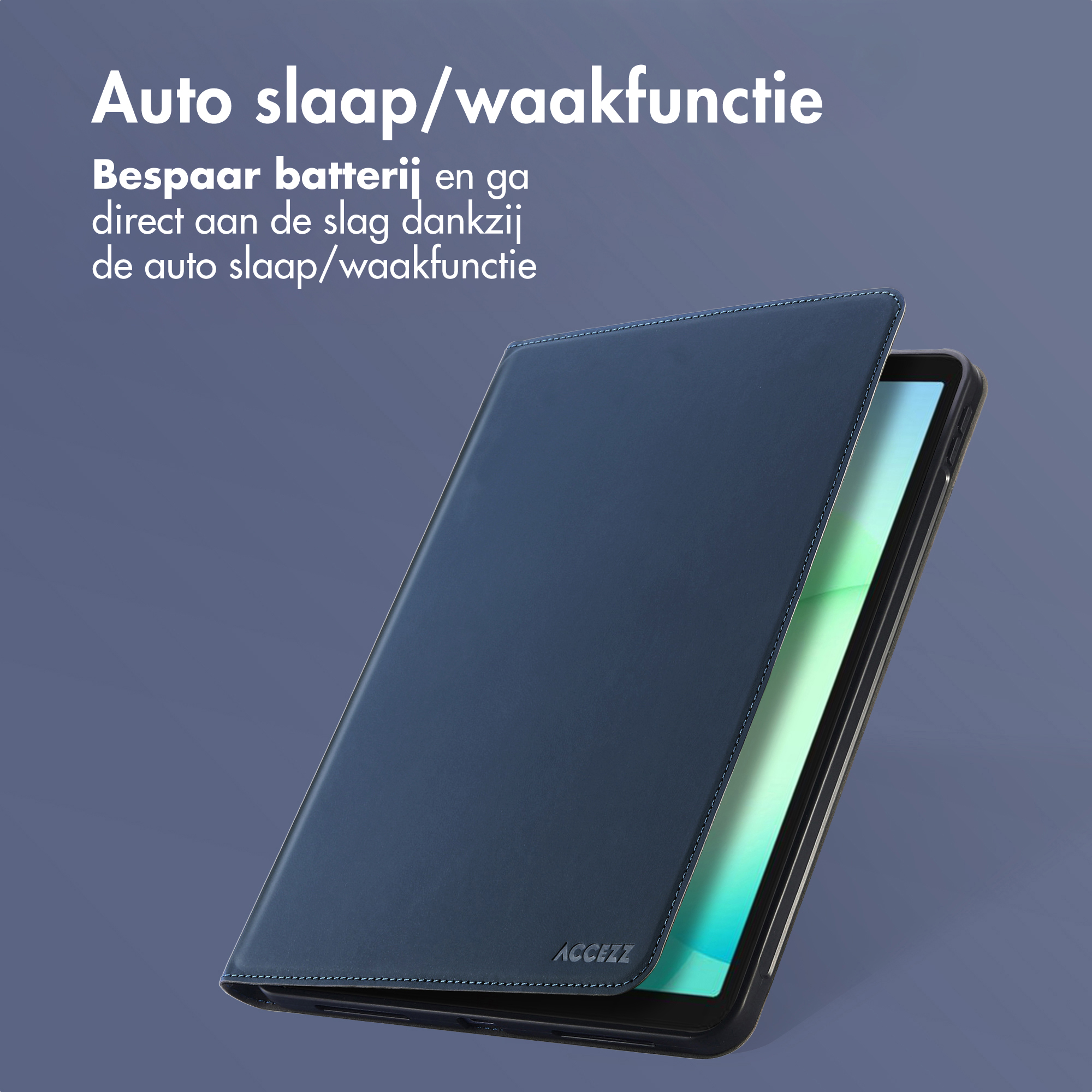 Een blauwe tablet met de hoes open op een grijze achtergrond.