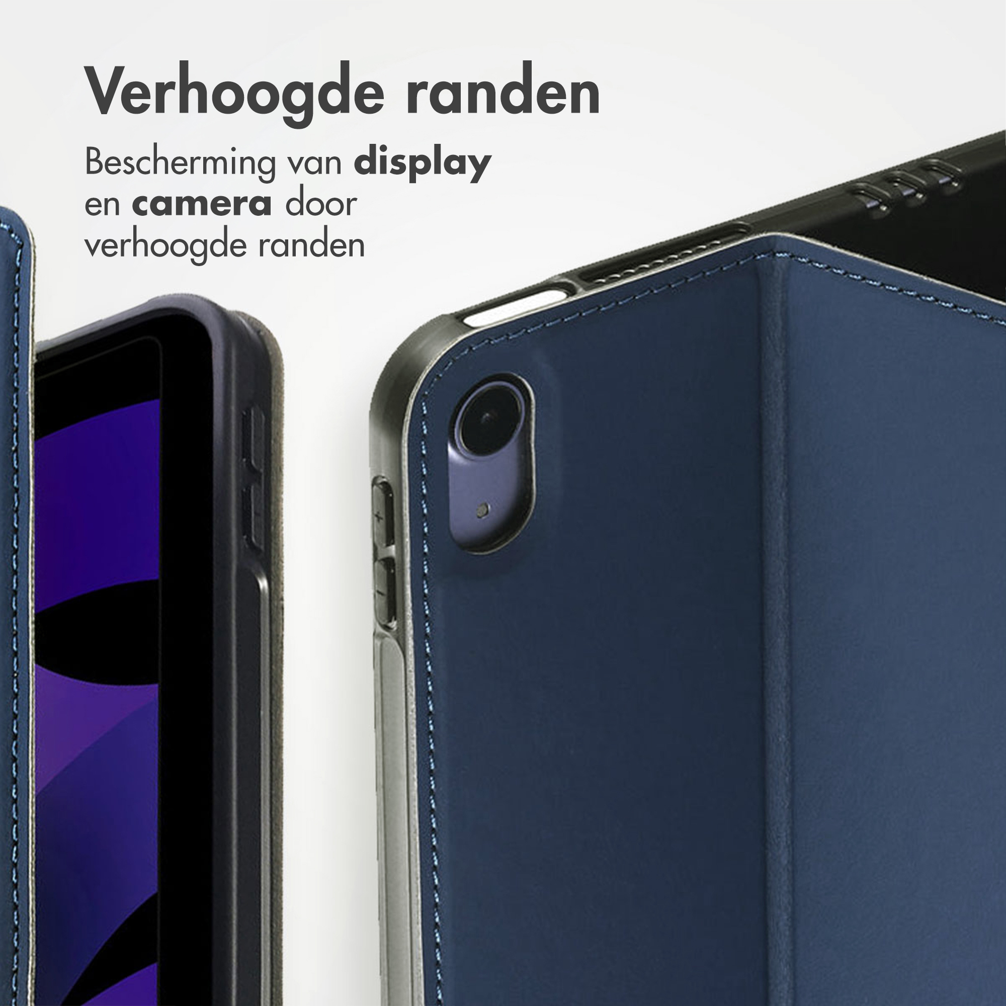 Donkerblauwe hoes met camera-uitsparing en stiksels. Toont een tablet hoek.