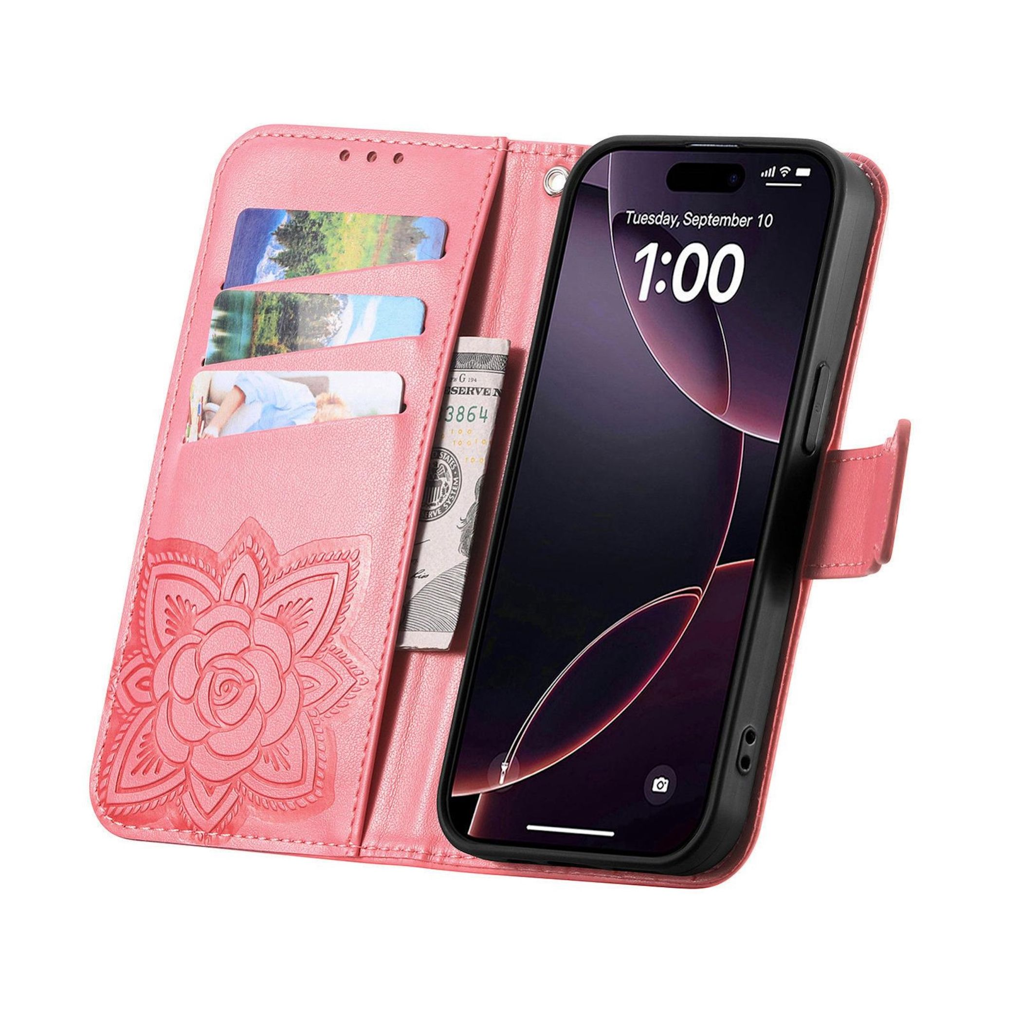 Funda rosa para teléfono con ranuras para tarjetas, dinero y teléfono mostrando la 1:00.