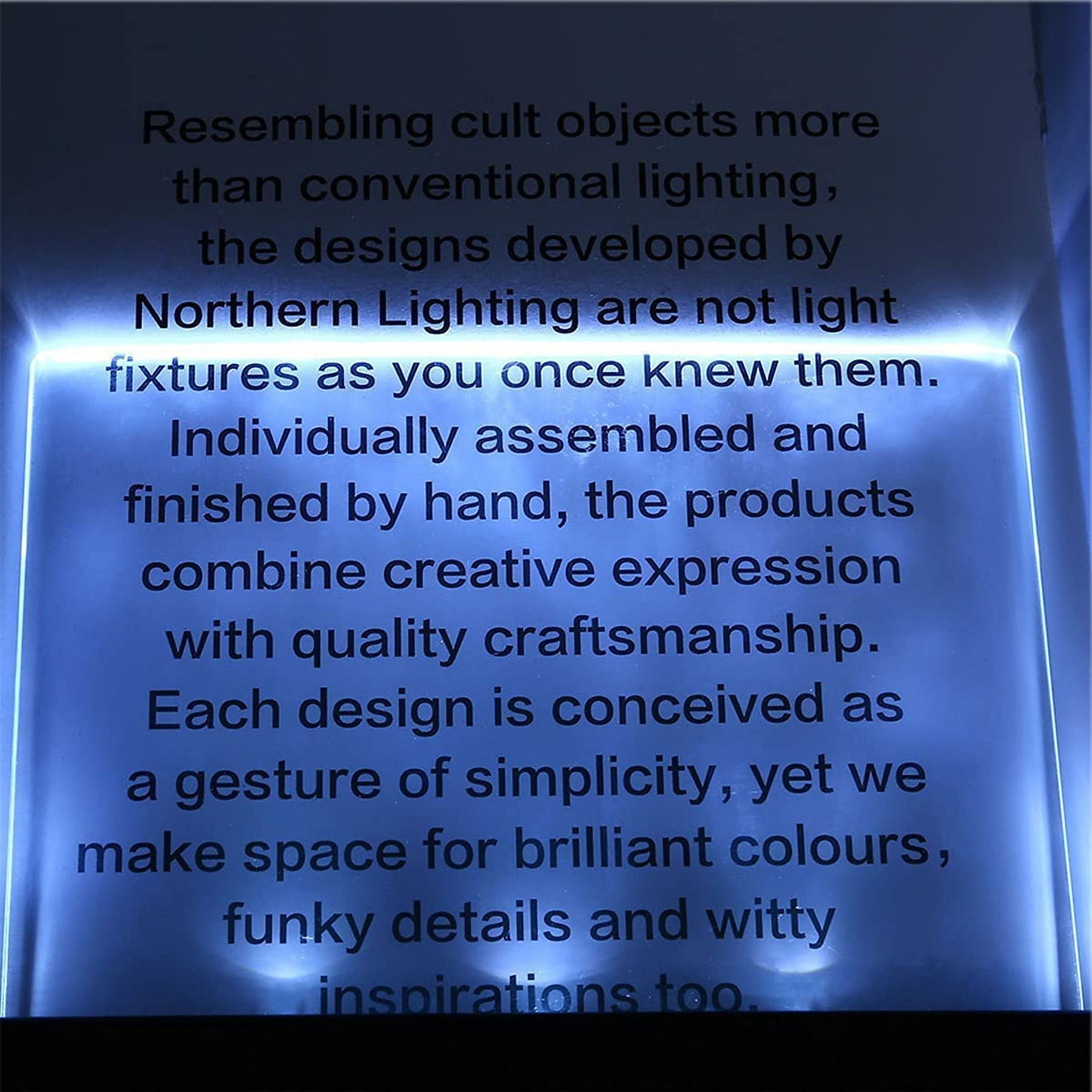Text über Kultobjekte, handgefertigt, mit brillanten Farben und Inspirationen.