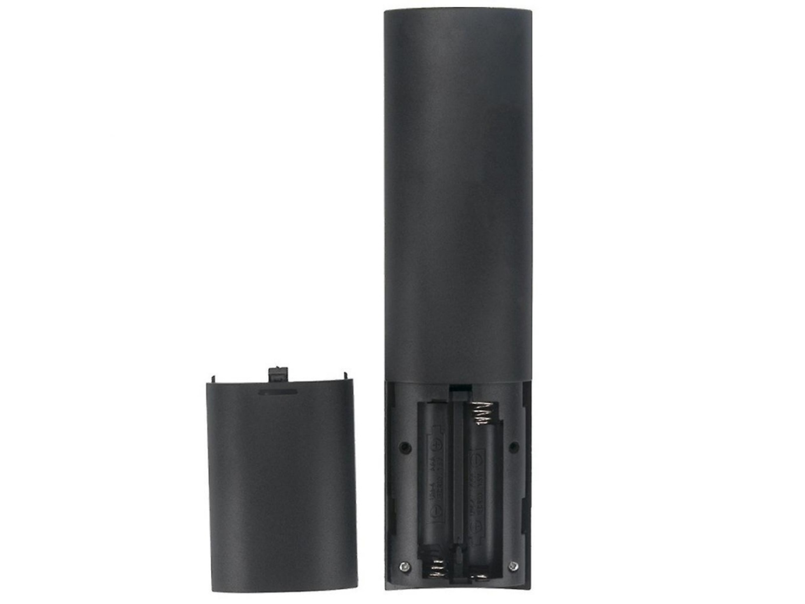 Schwarzer Fernbedienungskörper mit abgenommenem Batteriefachdeckel und Batterien.