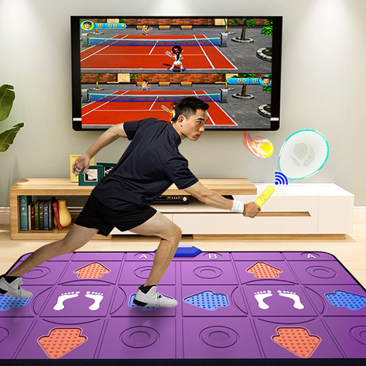 Mann spielt Tennis auf einem Tanzpad vor einem Fernseher mit Spielgrafik.