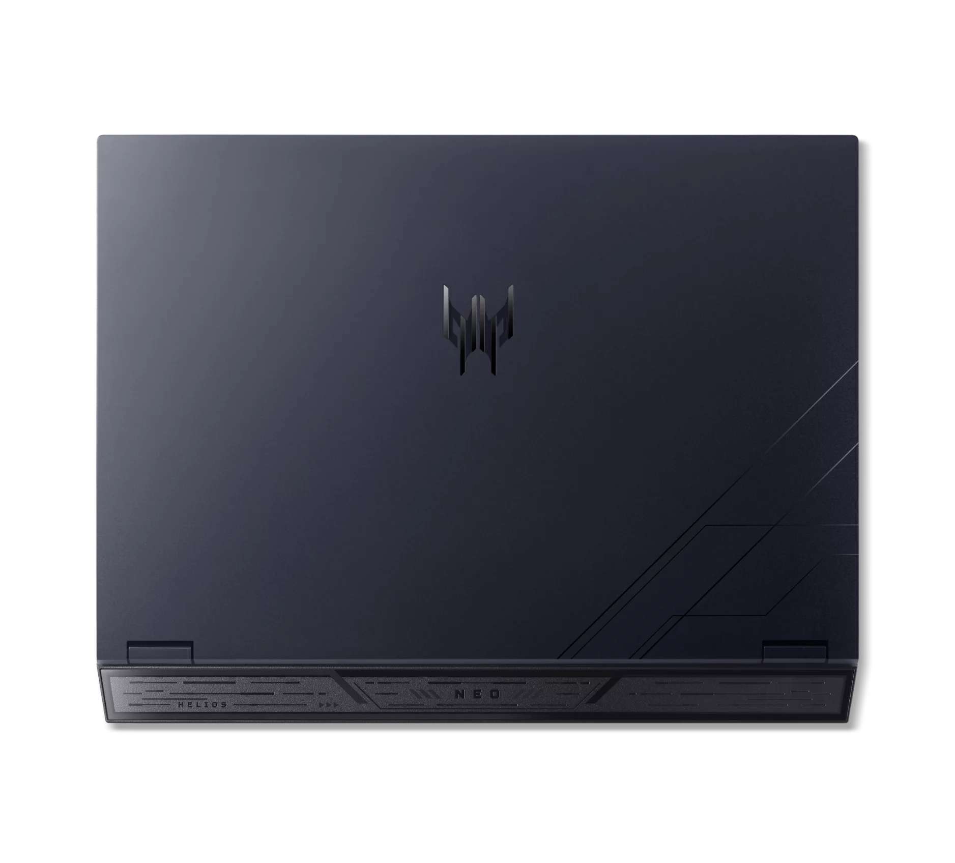 Laptop blu scuro chiuso con logo argentato e linee geometriche.