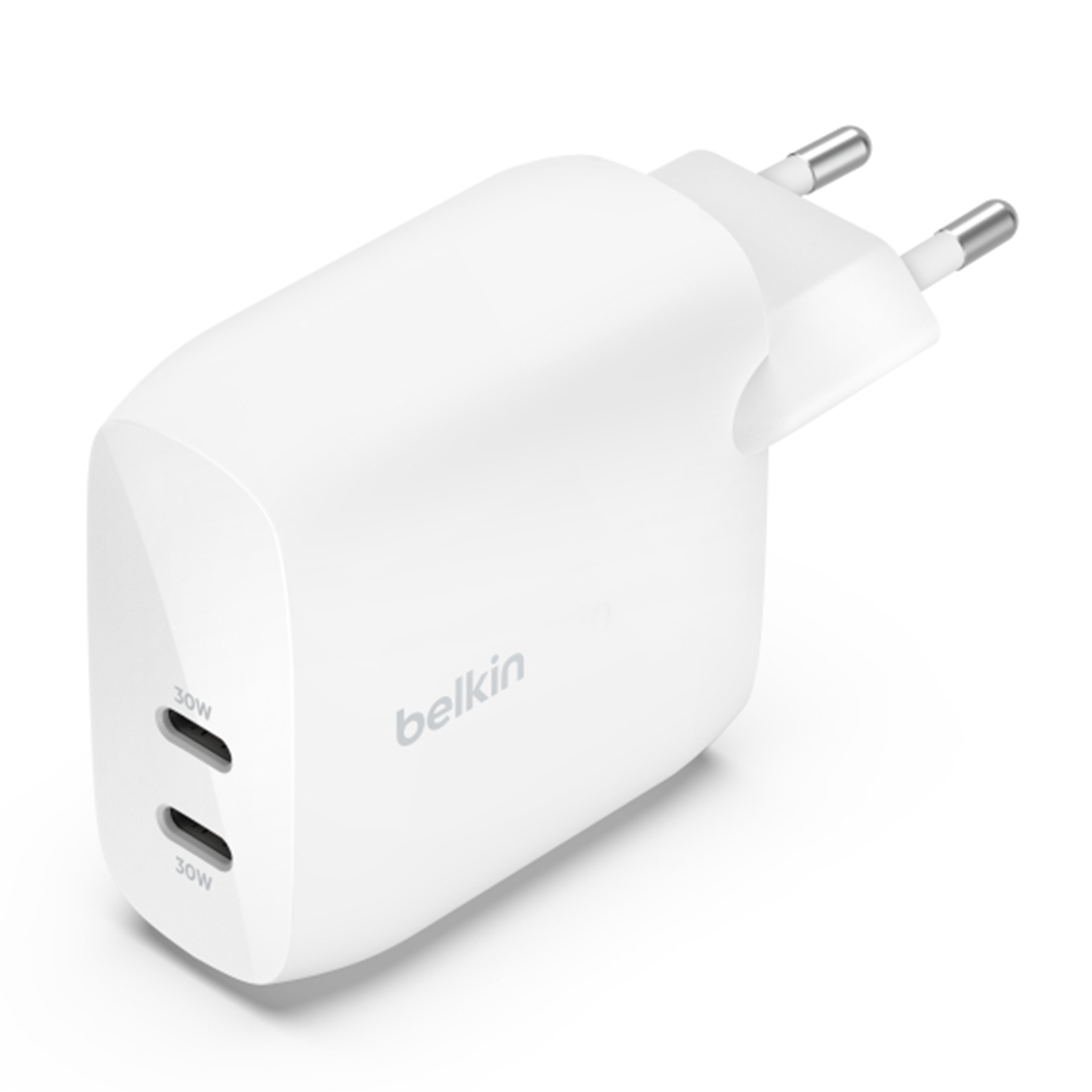 Ein weißer Belkin Ladegerät mit zwei USB-C-Anschlüssen und Stecker.