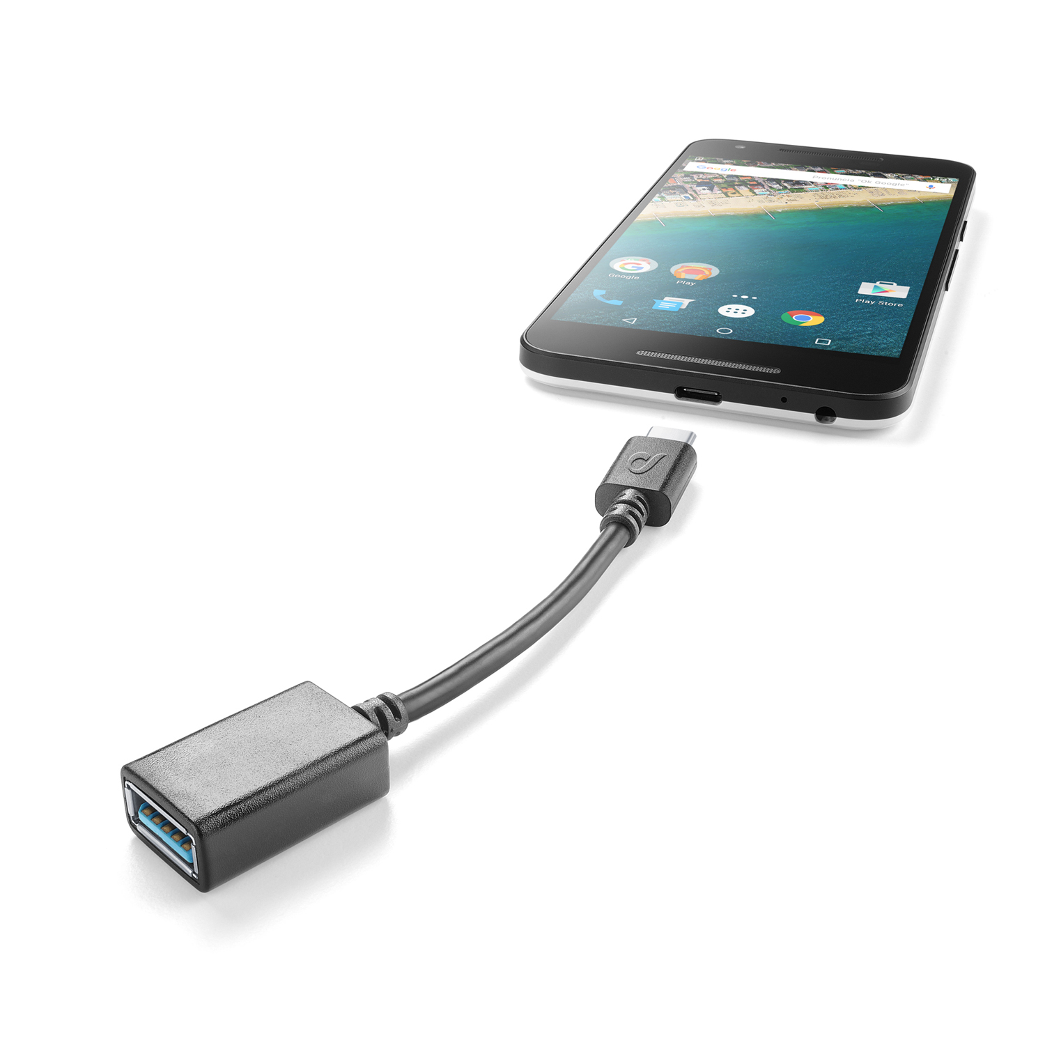 Un cable adaptador USB-C se conecta a un smartphone.